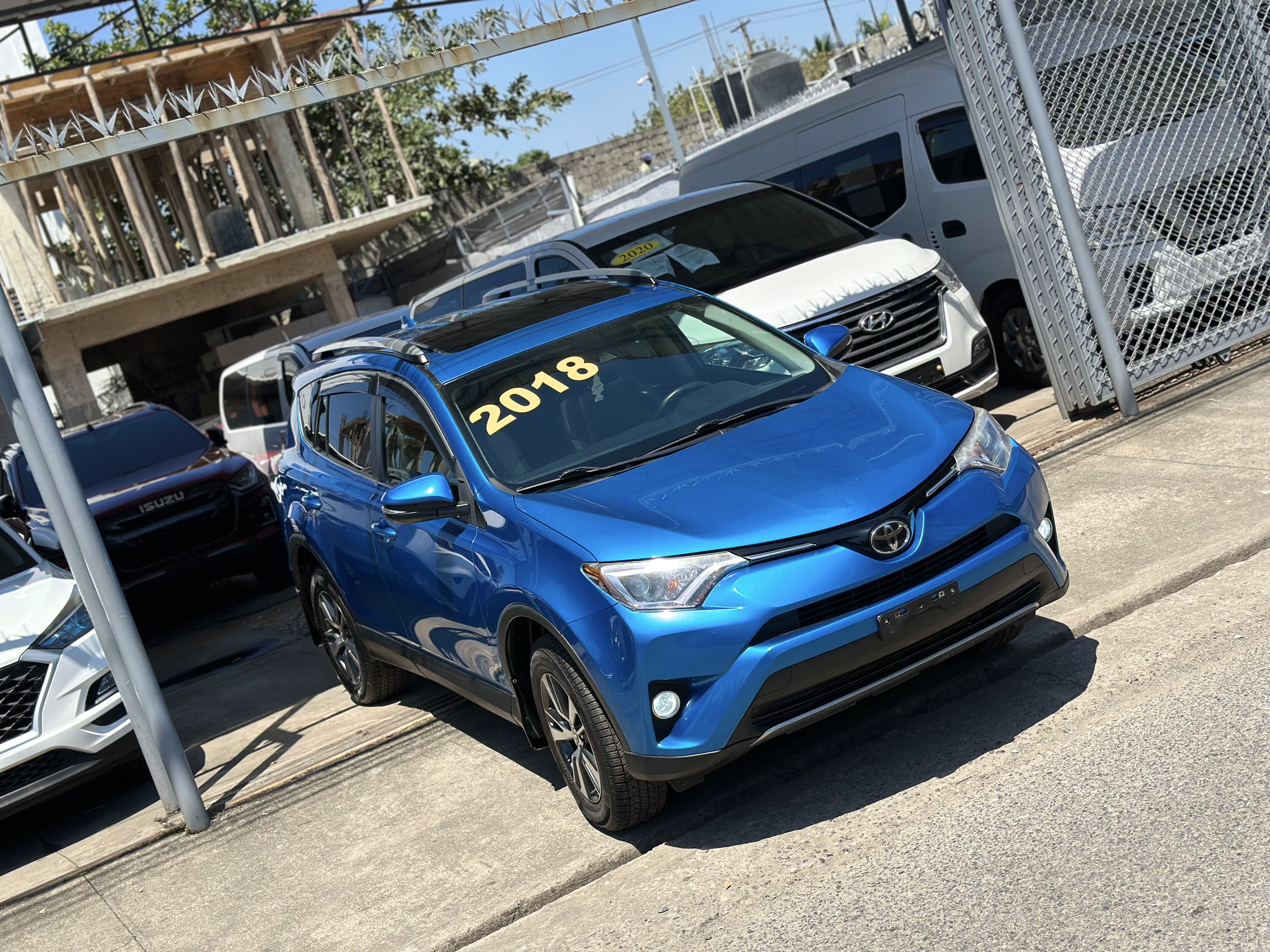 jeepetas y camionetas - 2018 Toyota RAV4 XLE AWD CLEAN CARFAX 0