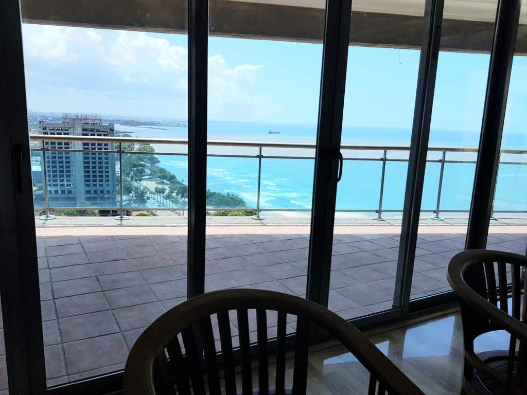 apartamentos - Vendo apto de Lujo en Malecon piso alto
350. Mts. Precio us$ 350,000 5