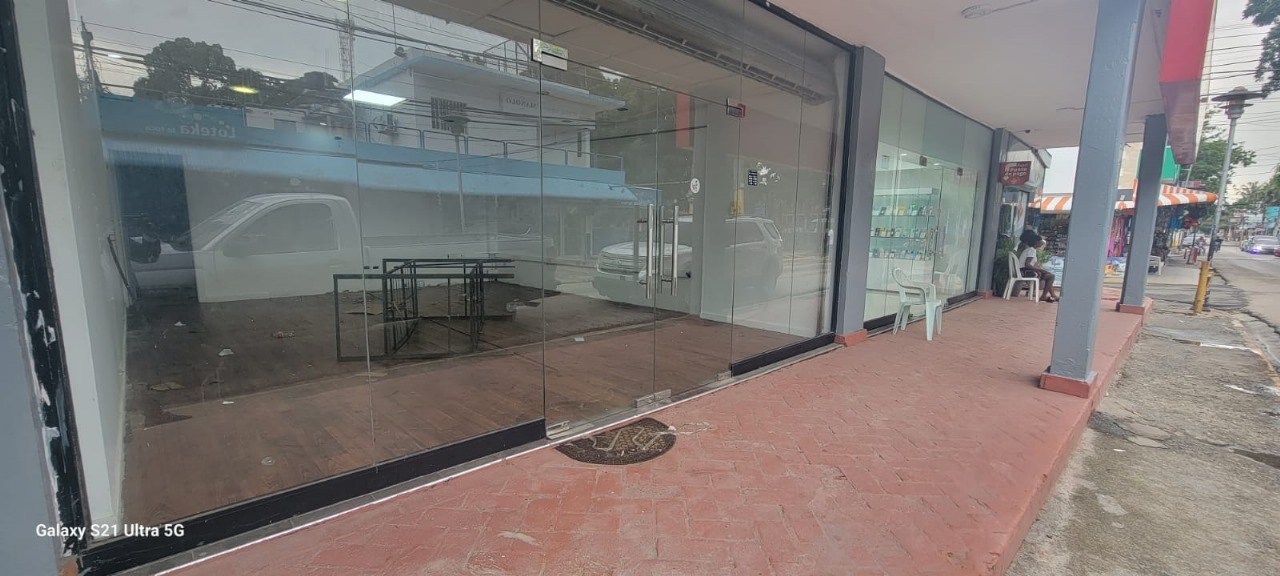 oficinas y locales comerciales - Vendo Plaza Comercial En La Mejor Zona De Boca Chica En 2da Línea De Playa PD257 5