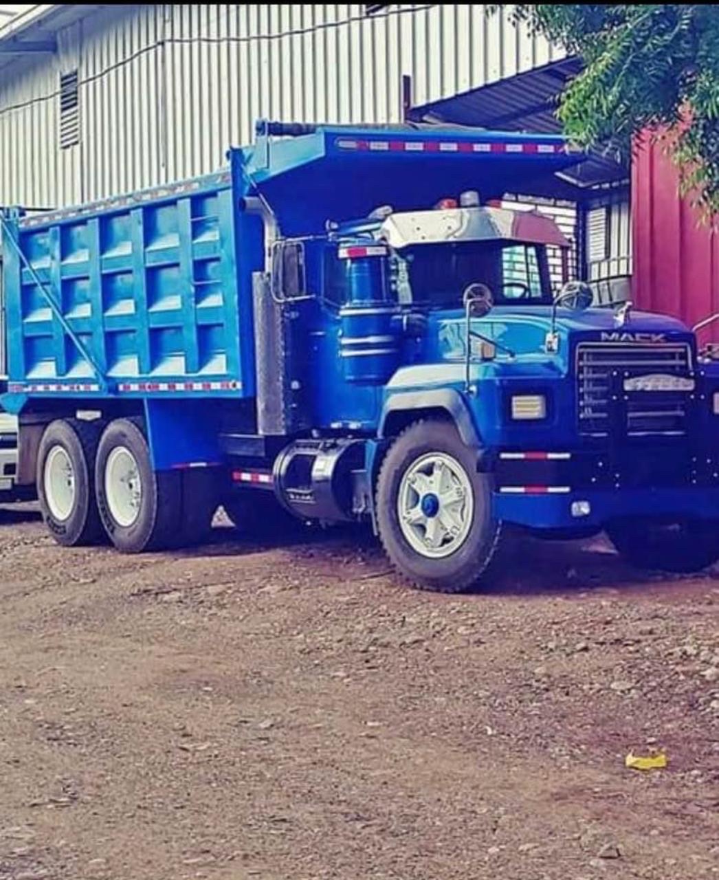 camiones y vehiculos pesados - Vendo Mack Cara de Niño Excelentes condiciones!! 0