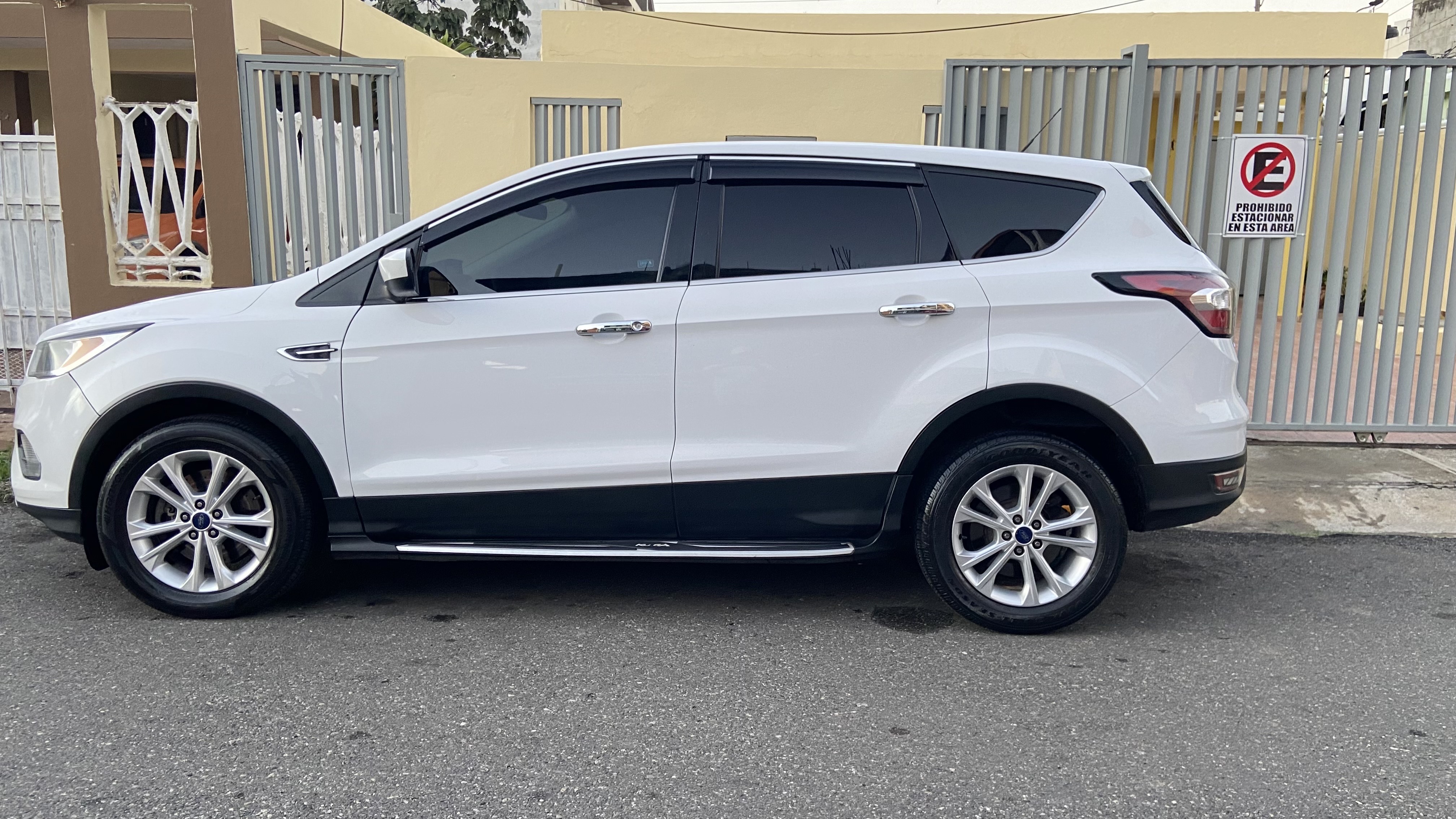 jeepetas y camionetas - Vendo Ford Escape 2017 0