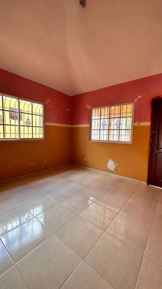 casas - Casa en venta en la Zona Oriental. 1