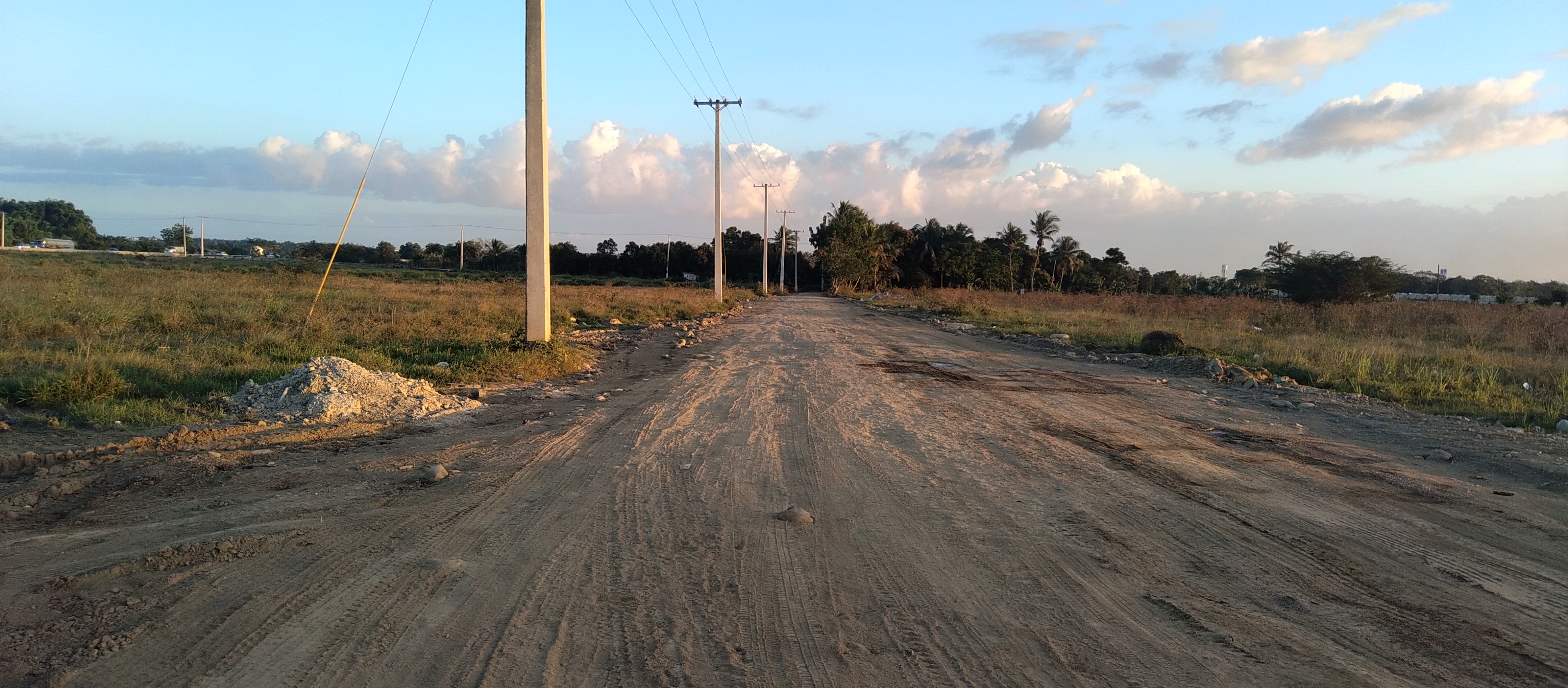 solares y terrenos - Terreno con un area de 19,026.42, circunvalación. 4