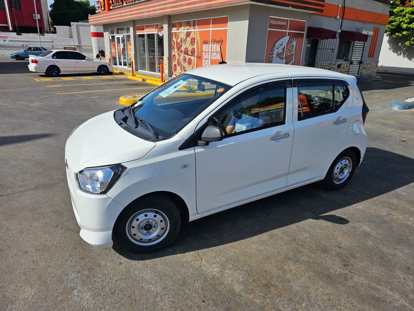 carros - Daihatsu Mira 2018 3