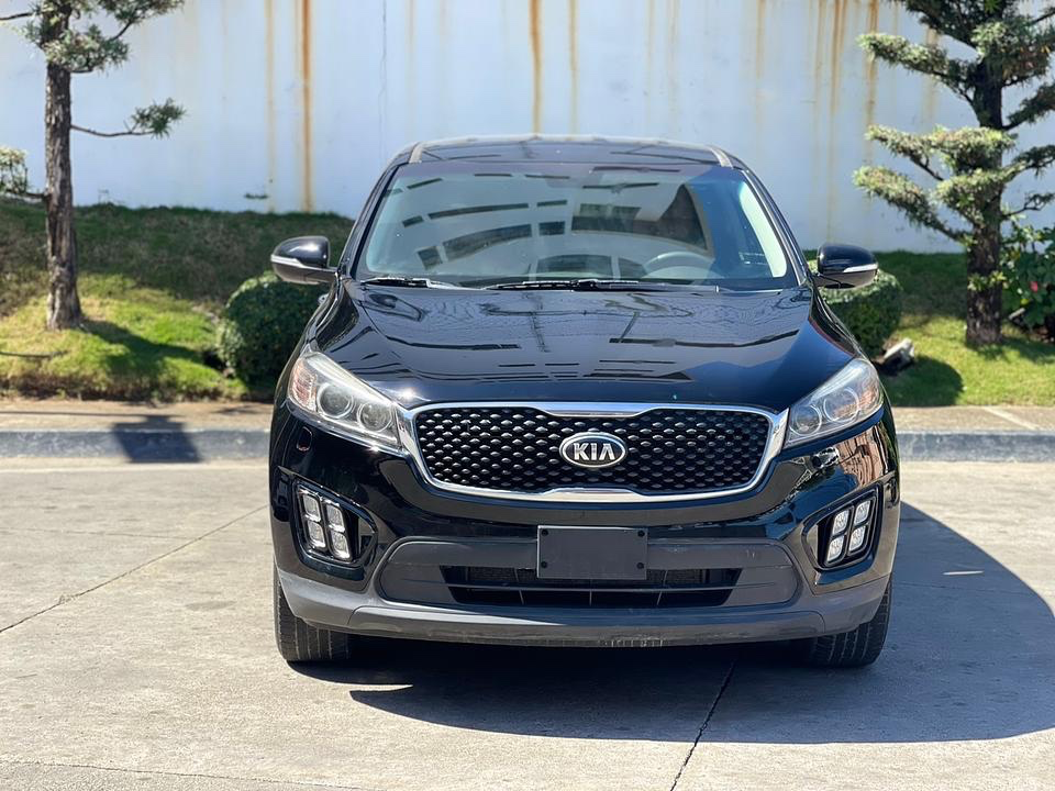 jeepetas y camionetas - Kia Sorento 2017 L FWD color negro  1