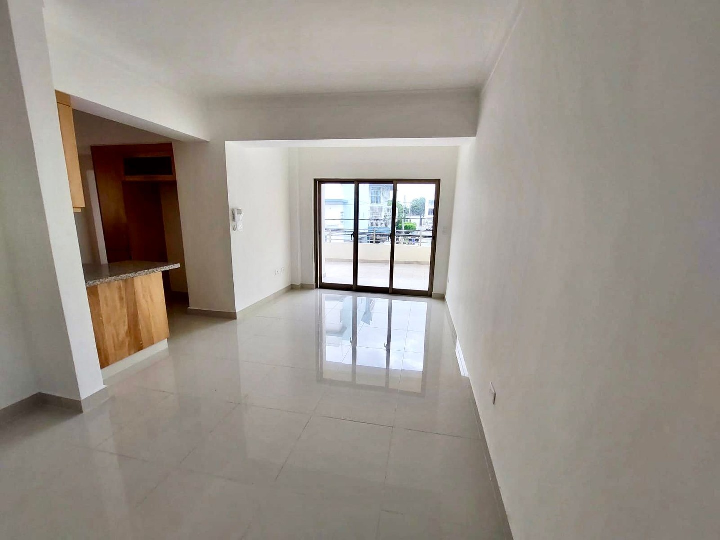 apartamentos - En venta segundo nivel con terraza nuevo y LISTO 2 habitaciones 2 parqueos 145M 2