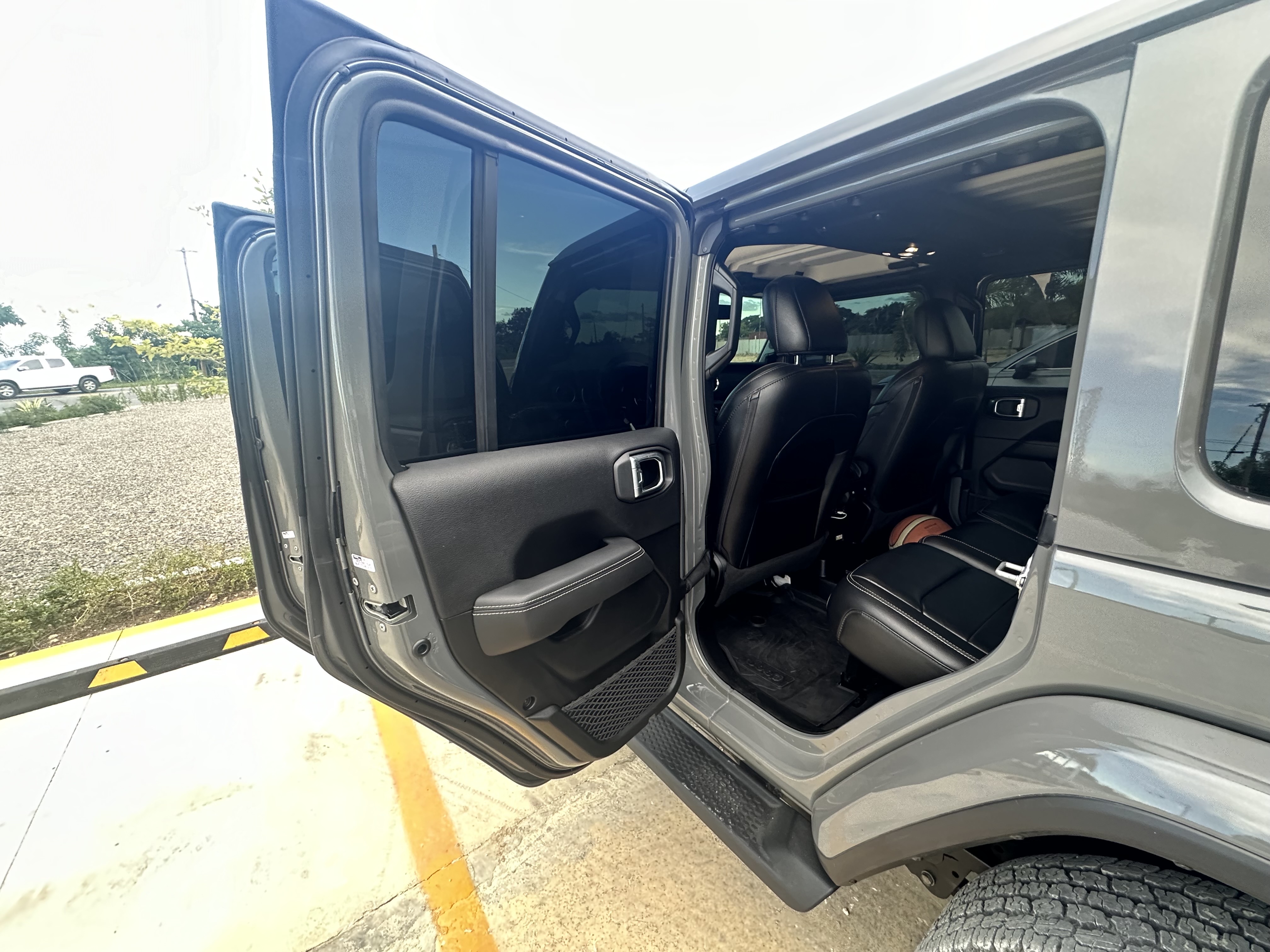 jeepetas y camionetas - 2021 Jeep Wrangler Unlimited Sahara Sport Utility 4DInf [hidden information] 8