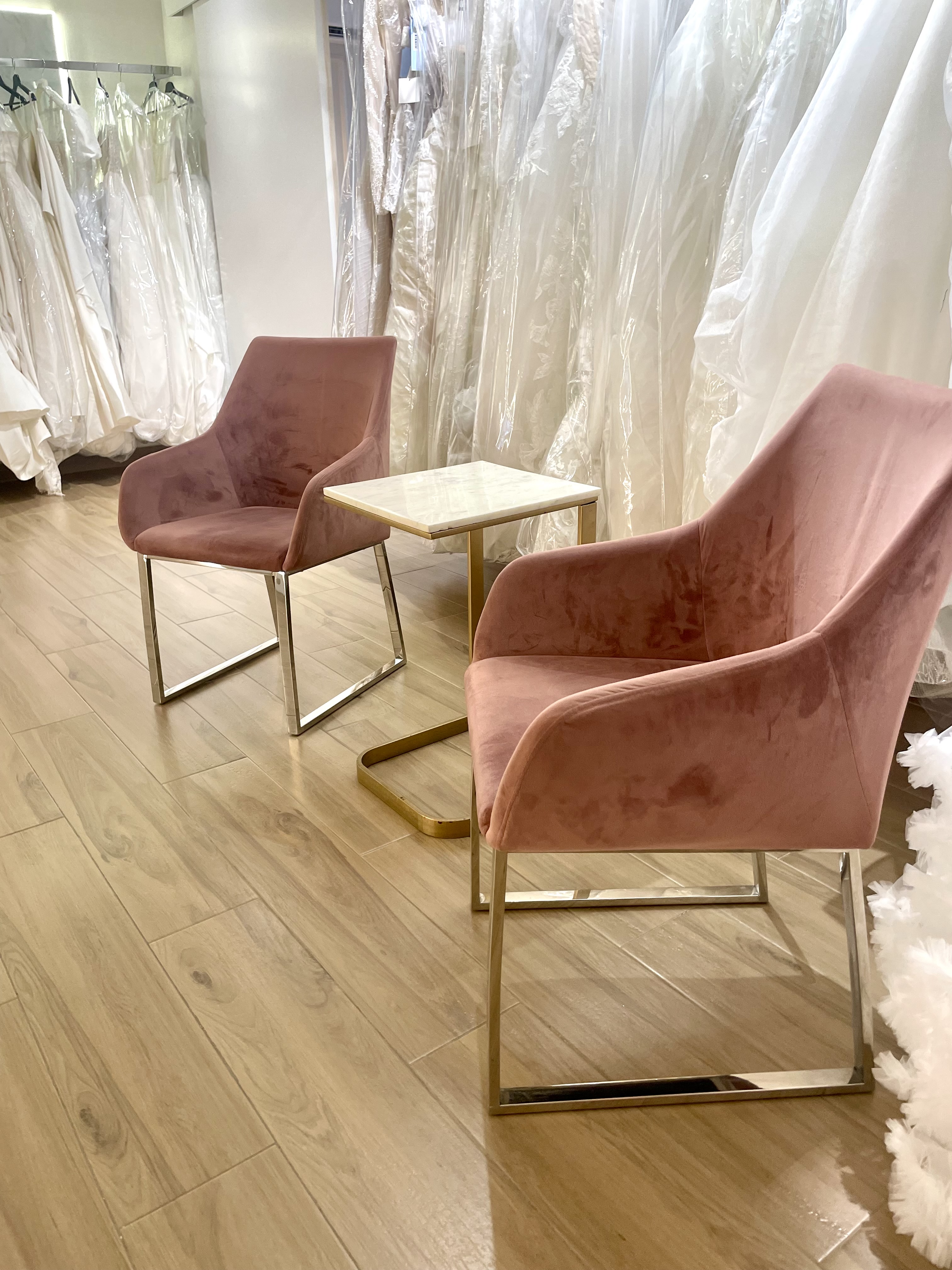 muebles y colchones - Sillas de terciopelo rosa en perfectas condiciones