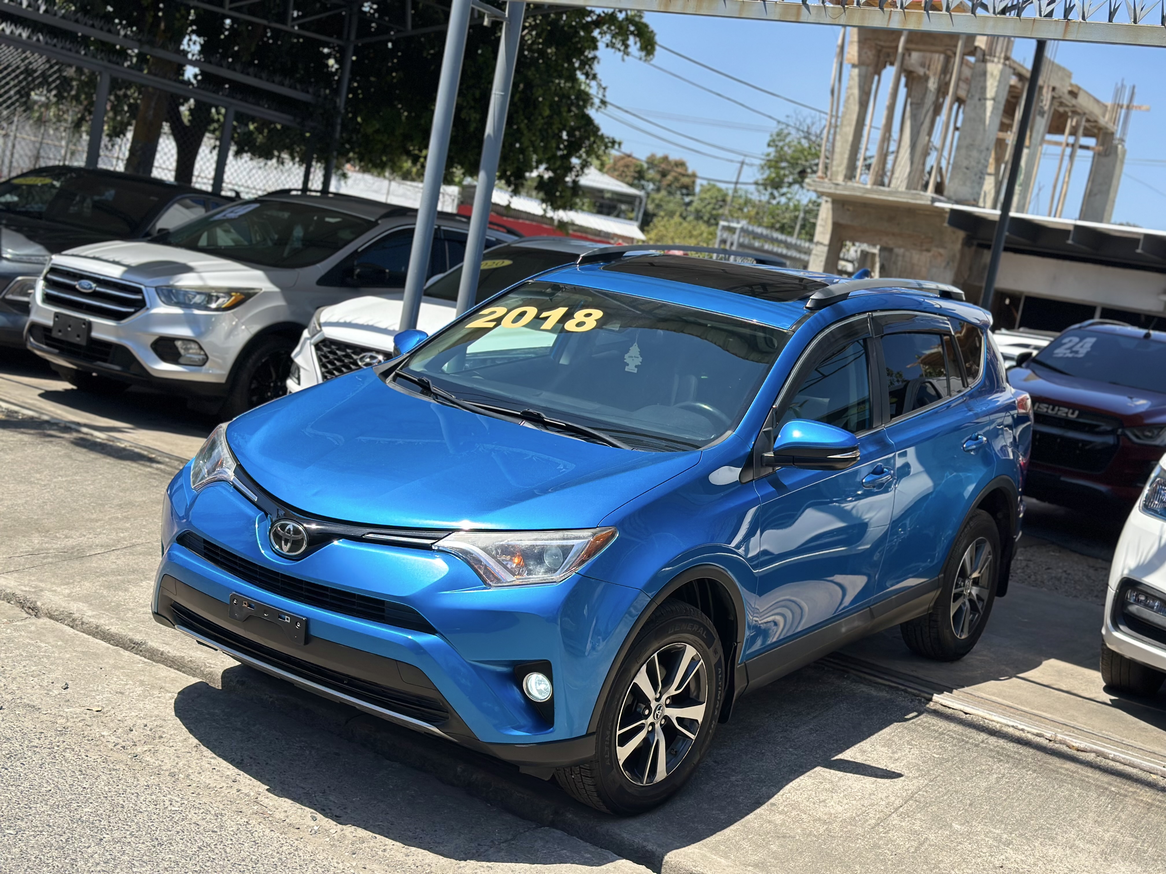 jeepetas y camionetas - 2018 Toyota RAV4 XLE AWD CLEAN CARFAX 1