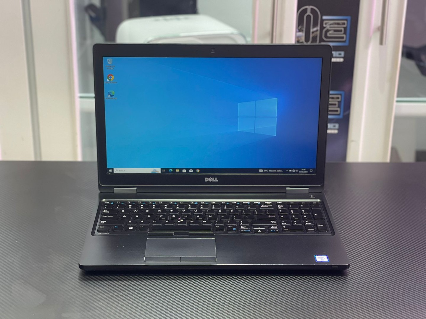 computadoras y laptops - Dell Latitude 5580 15,6 Pulgadas i5 de 6Ta Generacion 8GB Ram 265GB SSD