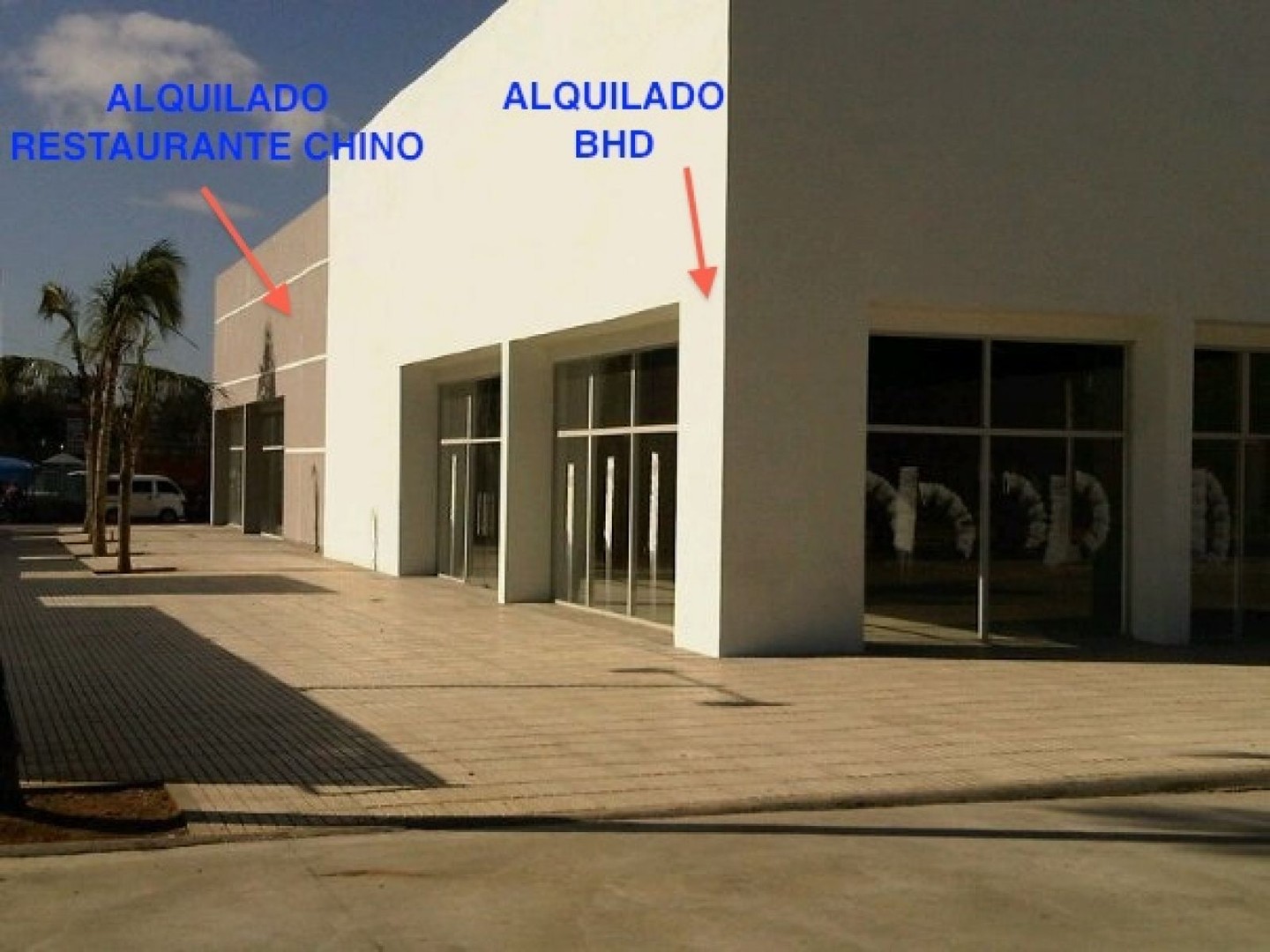 oficinas y locales comerciales - Las Praderas local comercial 1er nivel 105m2  0