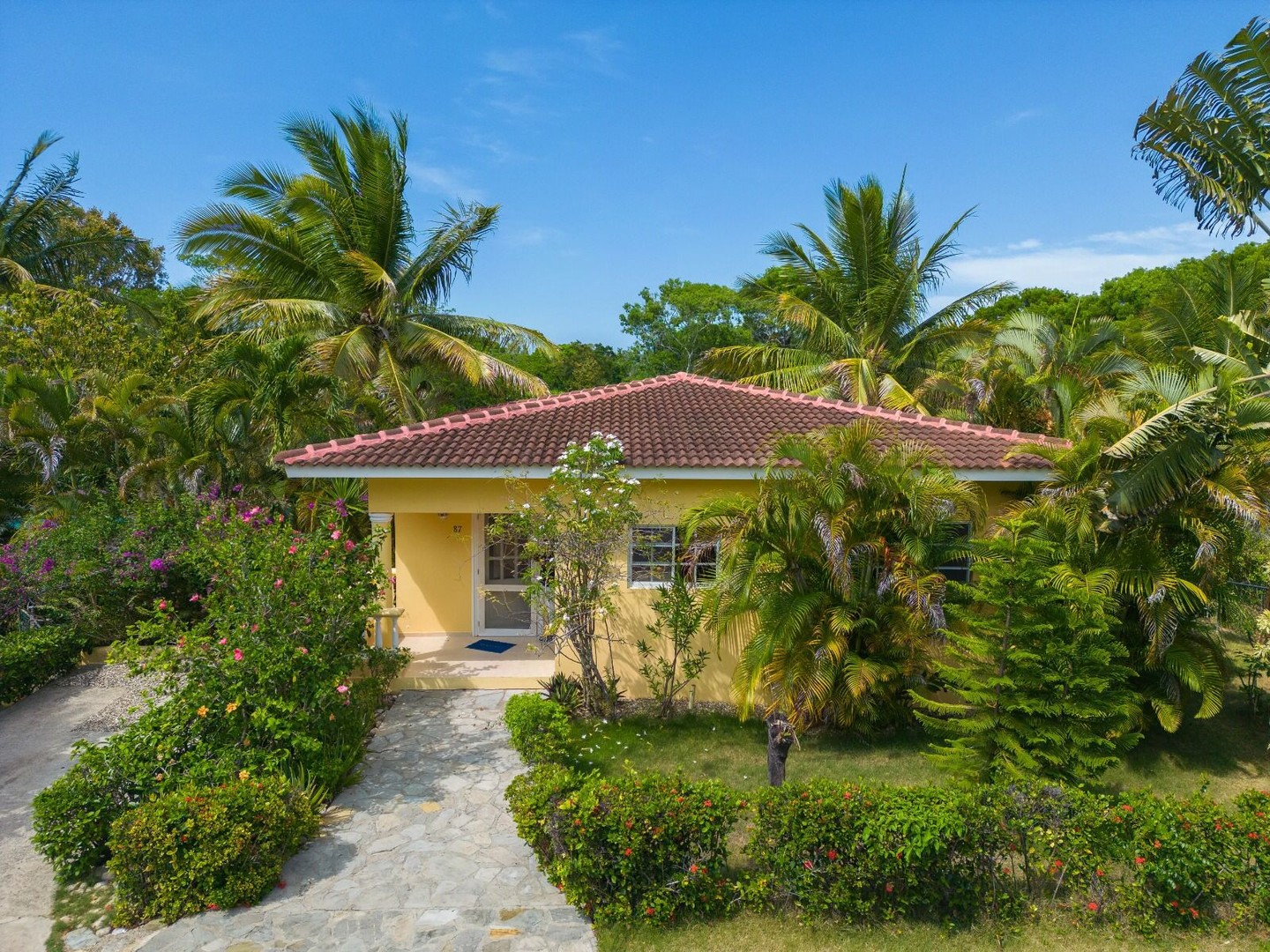 casas vacacionales y villas - VILLA MODERNA CON VISTAS ESPECTACULARES EN CABARETE 0