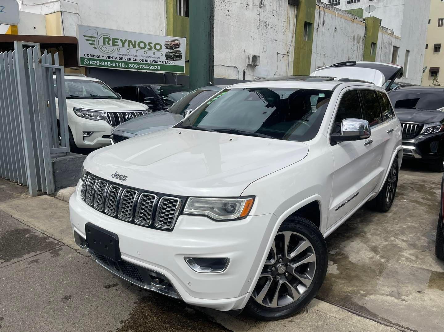 jeepetas y camionetas - JEEP GRAND CHEROKEE OVERLAND 2017 2