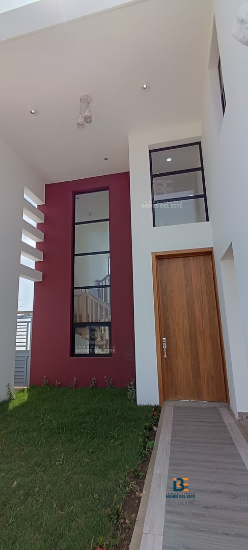 casas - DE VENTA Hermosa, Moderna y Lujosa Casa en el Residencial Centro Español 2