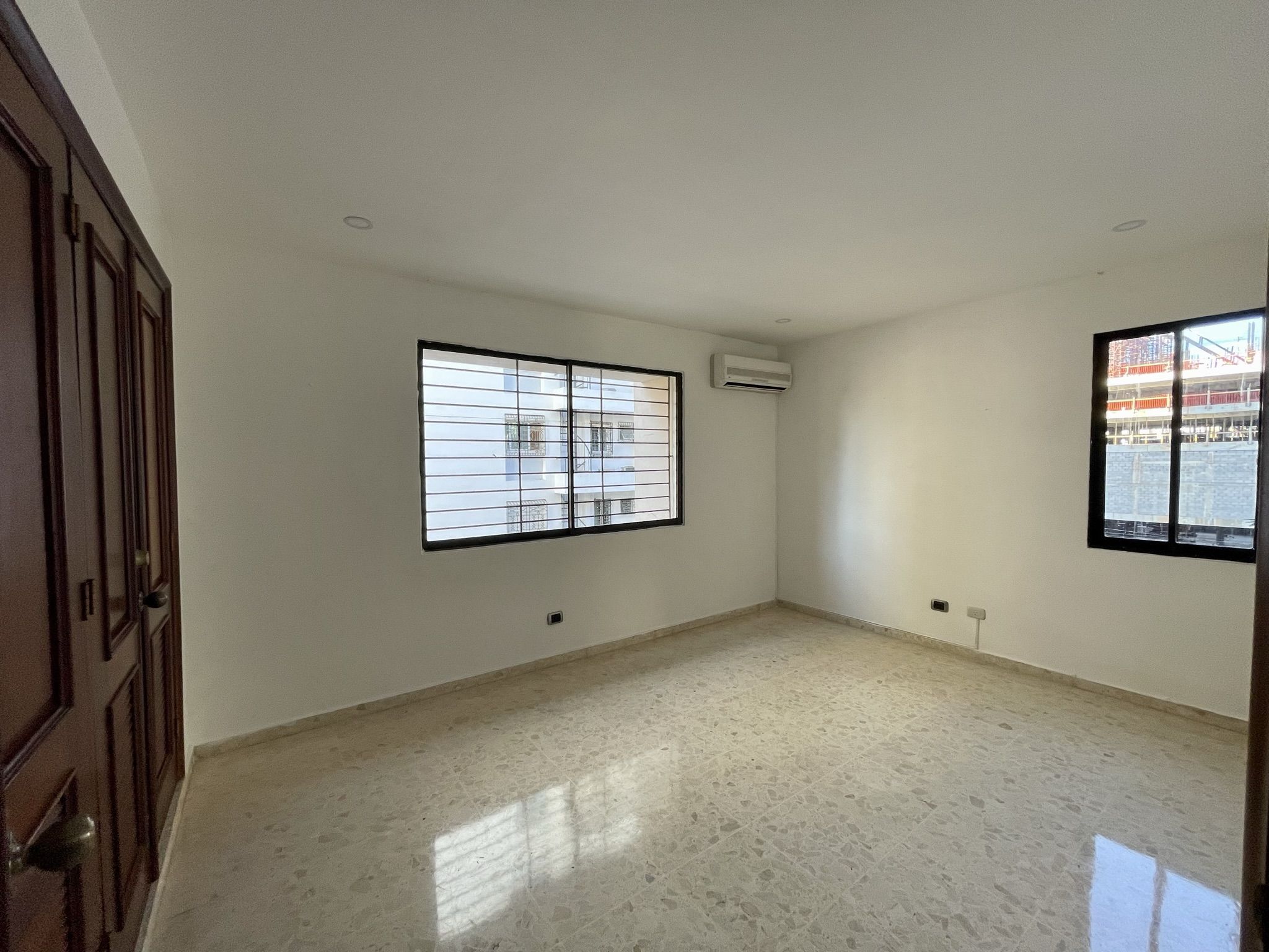 apartamentos - Alquiler Apartamento con Línea Blanca Detrás de BlueMall en Piantini 7