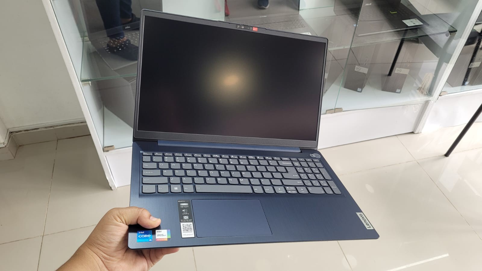 computadoras y laptops - Laptop Lenovo ideaPad 3, 15.6 PLG , i5 12va, 8GB, 256 SSD 1