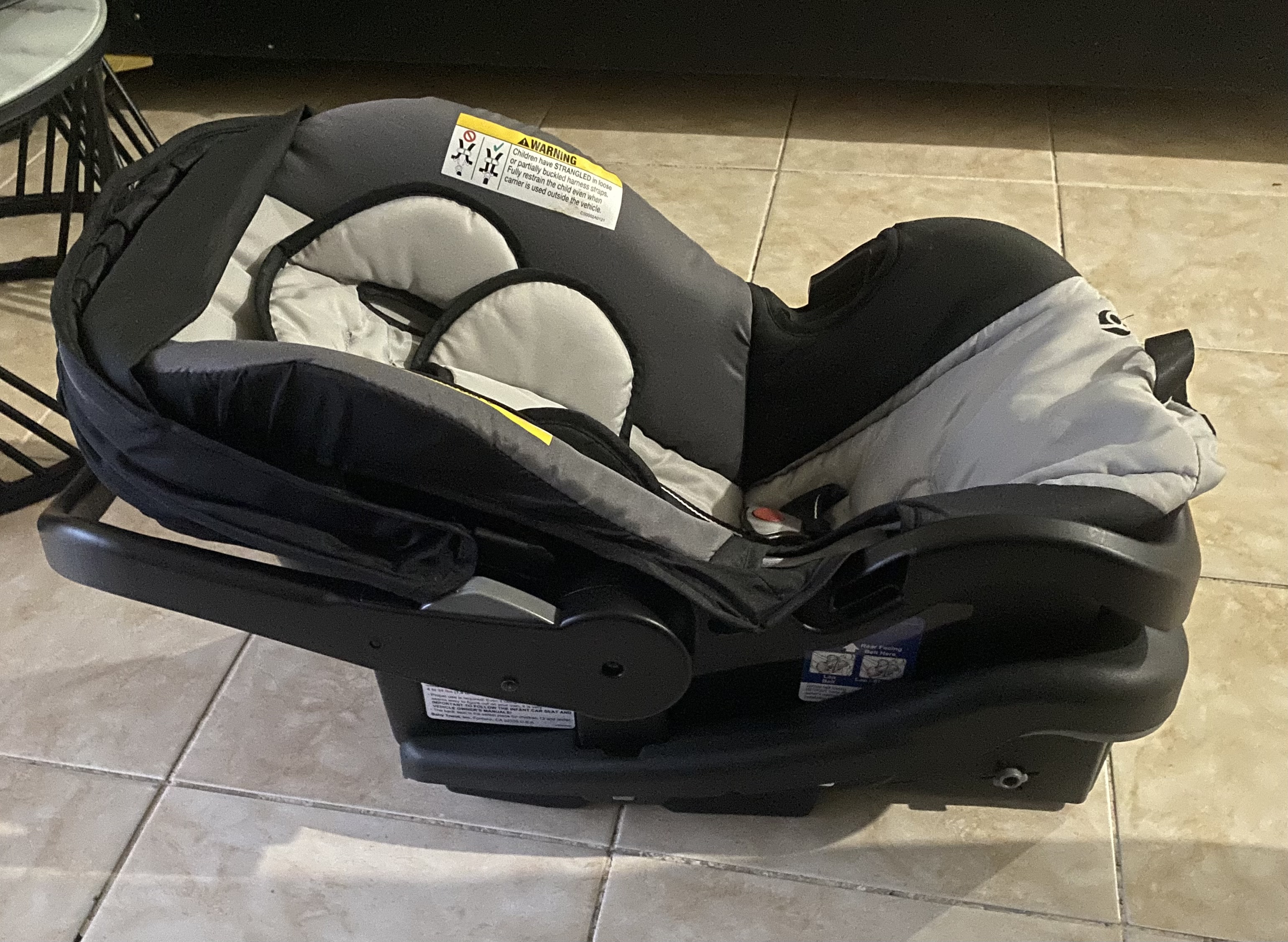 coches y sillas - Car seat Baby Trend  1