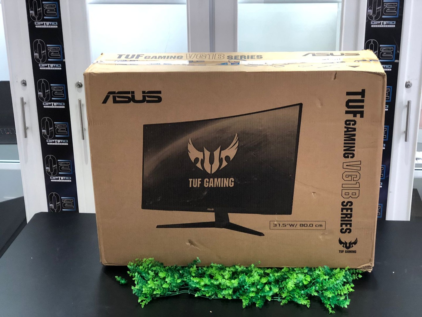 computadoras y laptops - Monitor Curvo Asus Tuf Gaming VG1B Series 32 Pulgadas, 165Hz, 1Ms, 2K WQHD 3