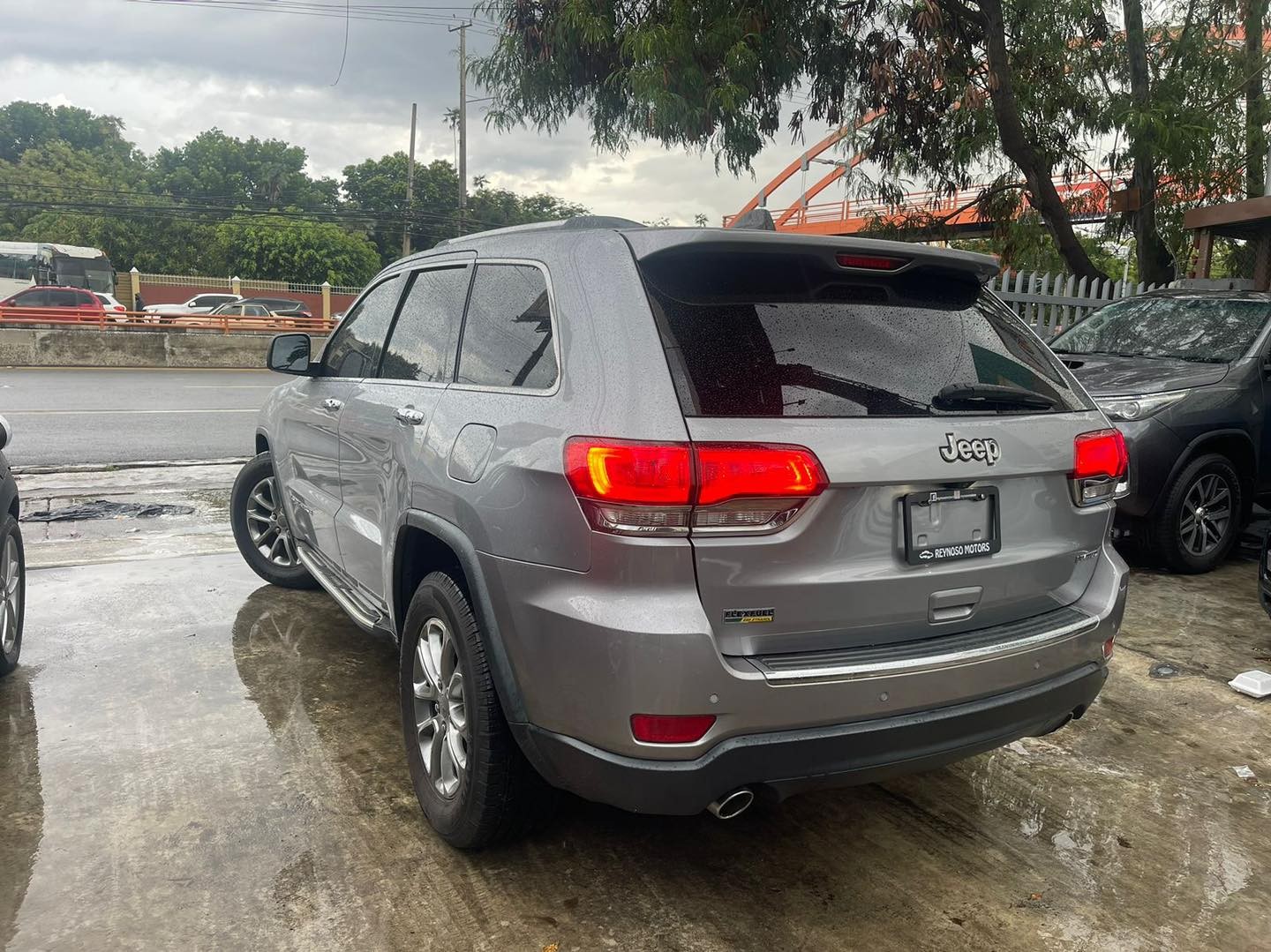 jeepetas y camionetas - JEEP GRAND CHEROKEE LIMETED  2014 3