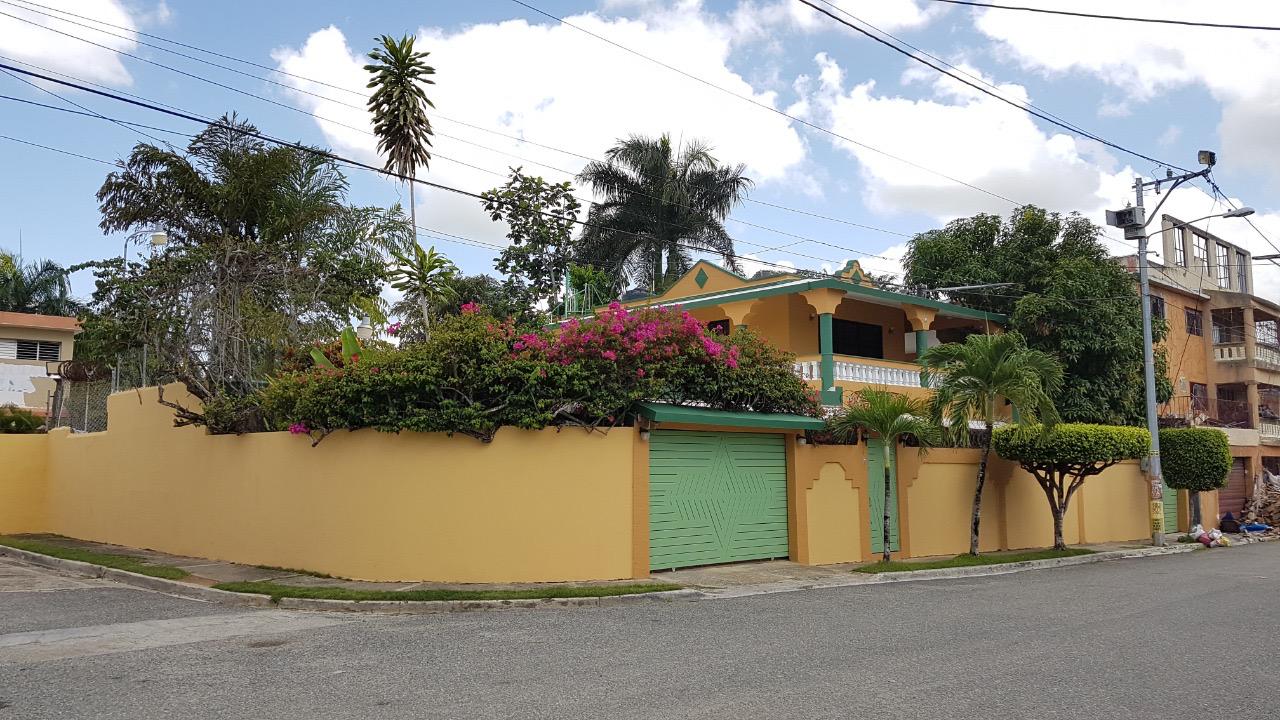 casas - Casa en Rosales del Este 1