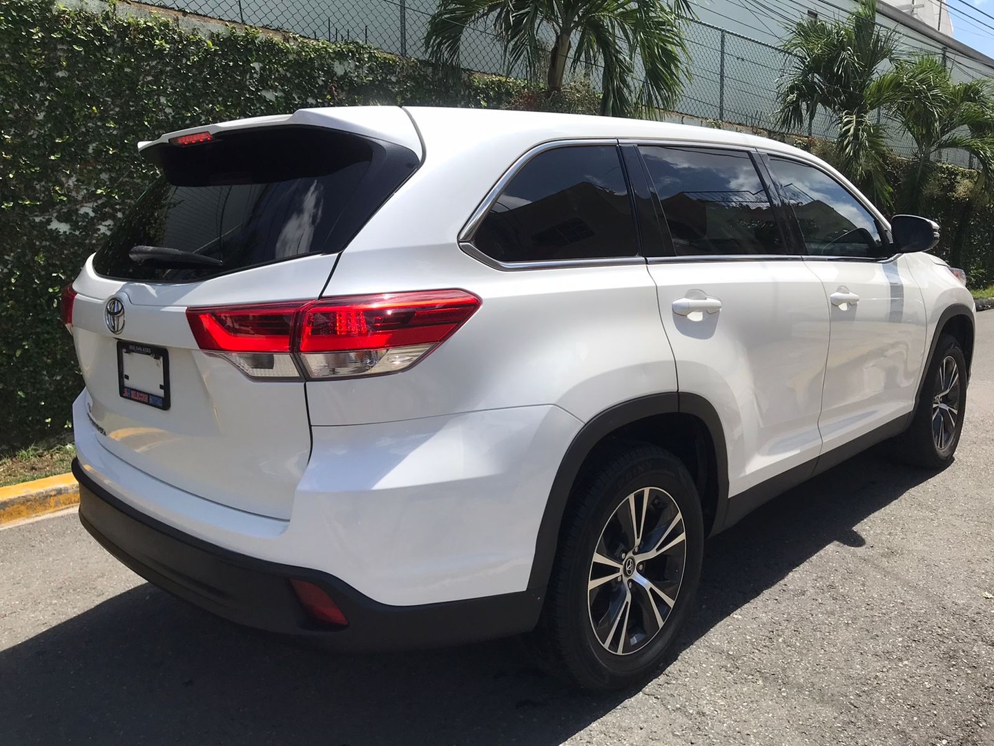 jeepetas y camionetas - TOYOTA HIGHLANDER LE 2019 5