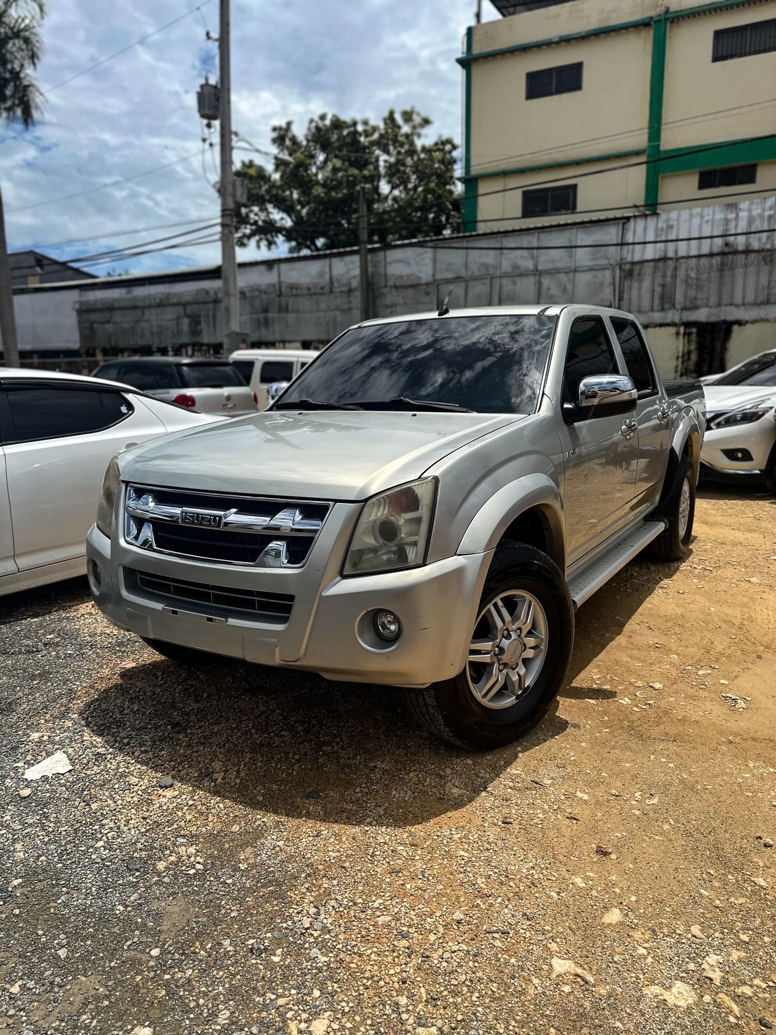 jeepetas y camionetas - CAM. ISUZU DIMAX  D/C 2011