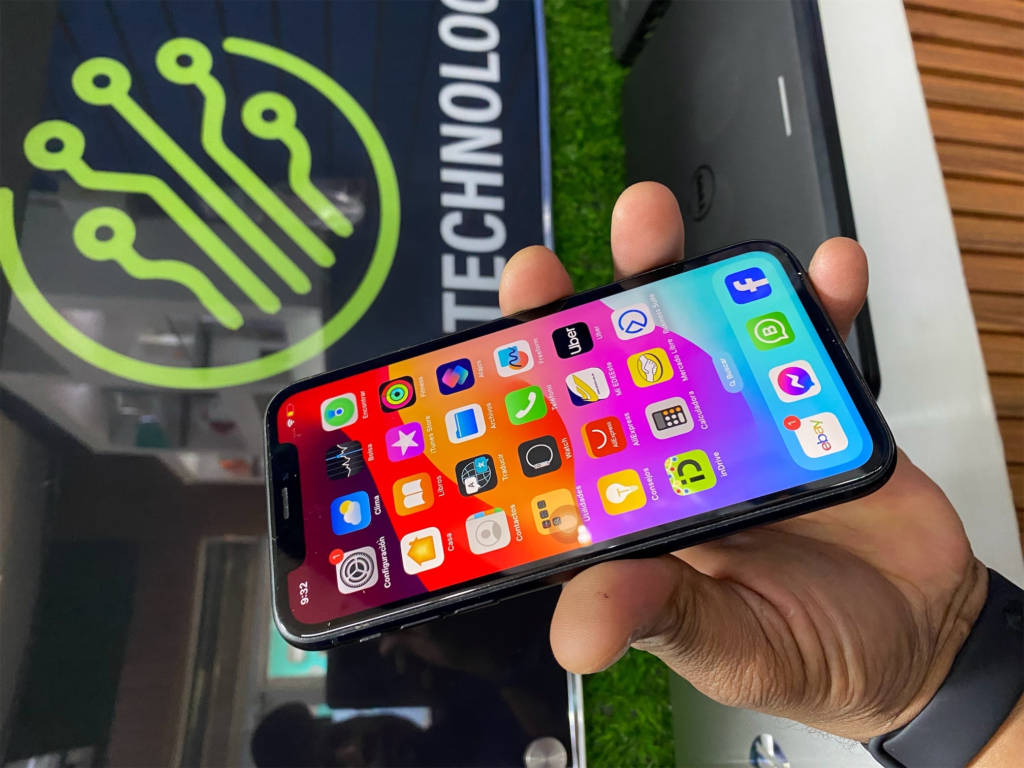 celulares y tabletas - iphone xr turbo sim  1