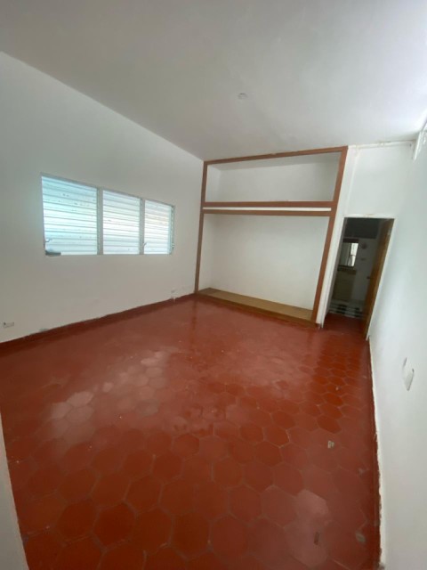 casas - 🔵Alquilo casa en 2do piso  para oficina en arroyo hondo viejo  8