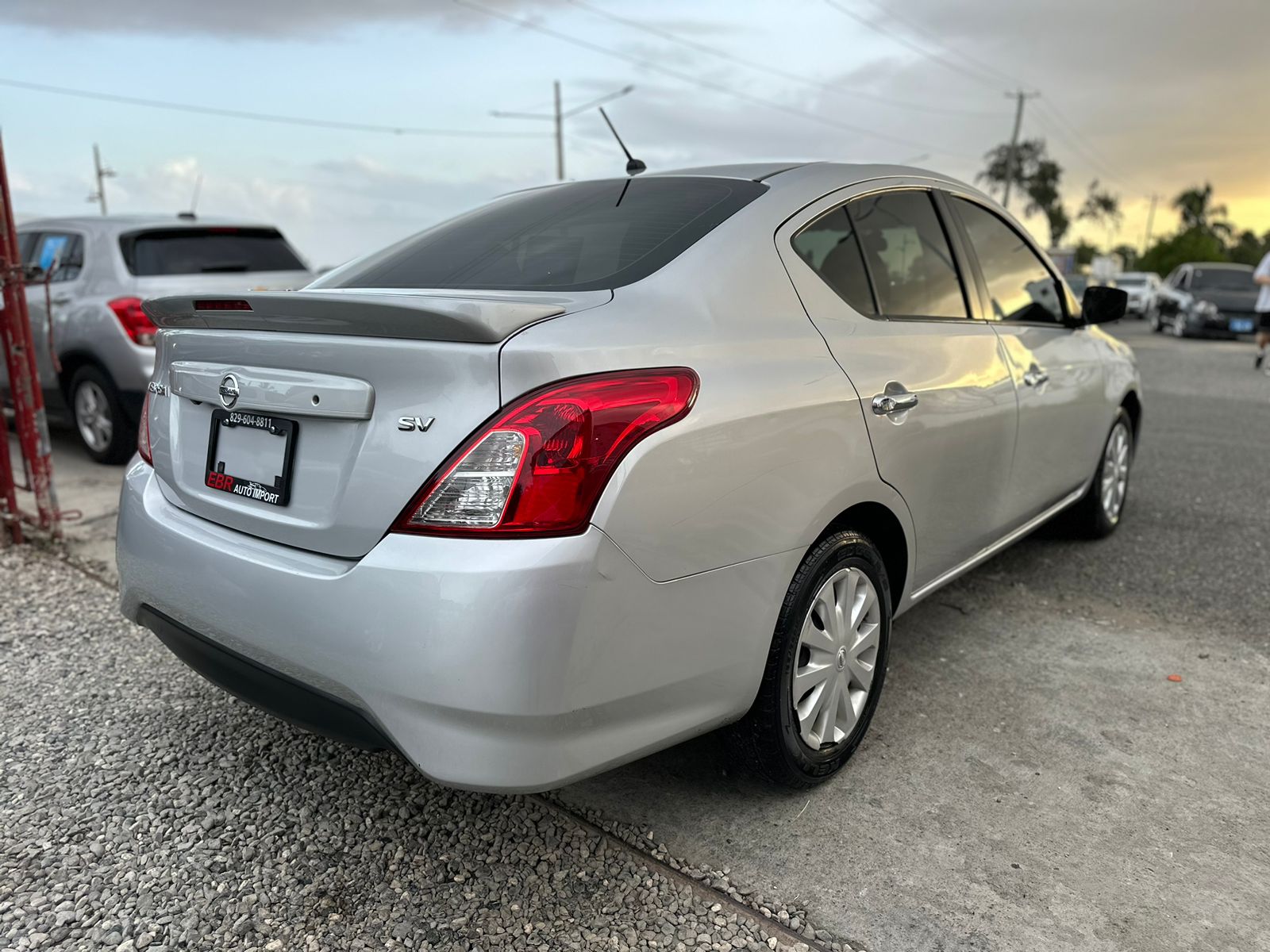 carros - Nissan versa SV 2019 2