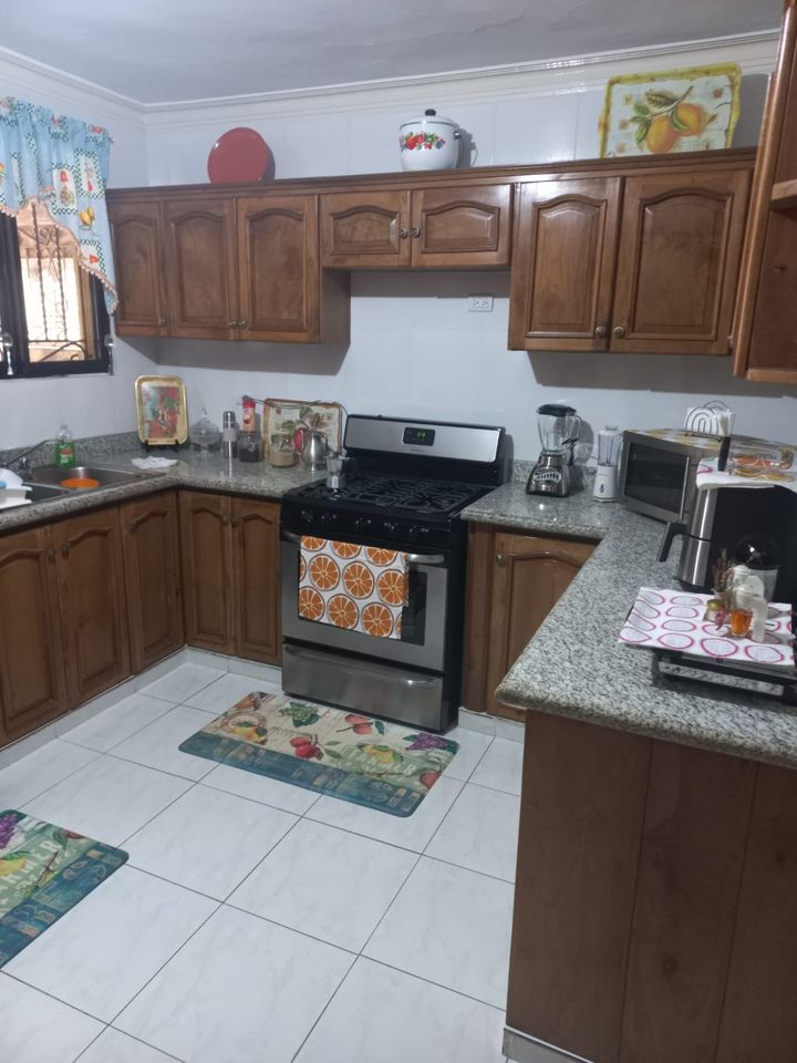 casas - Vendo casa en Residencial Eugenio Maria de Hostos  3