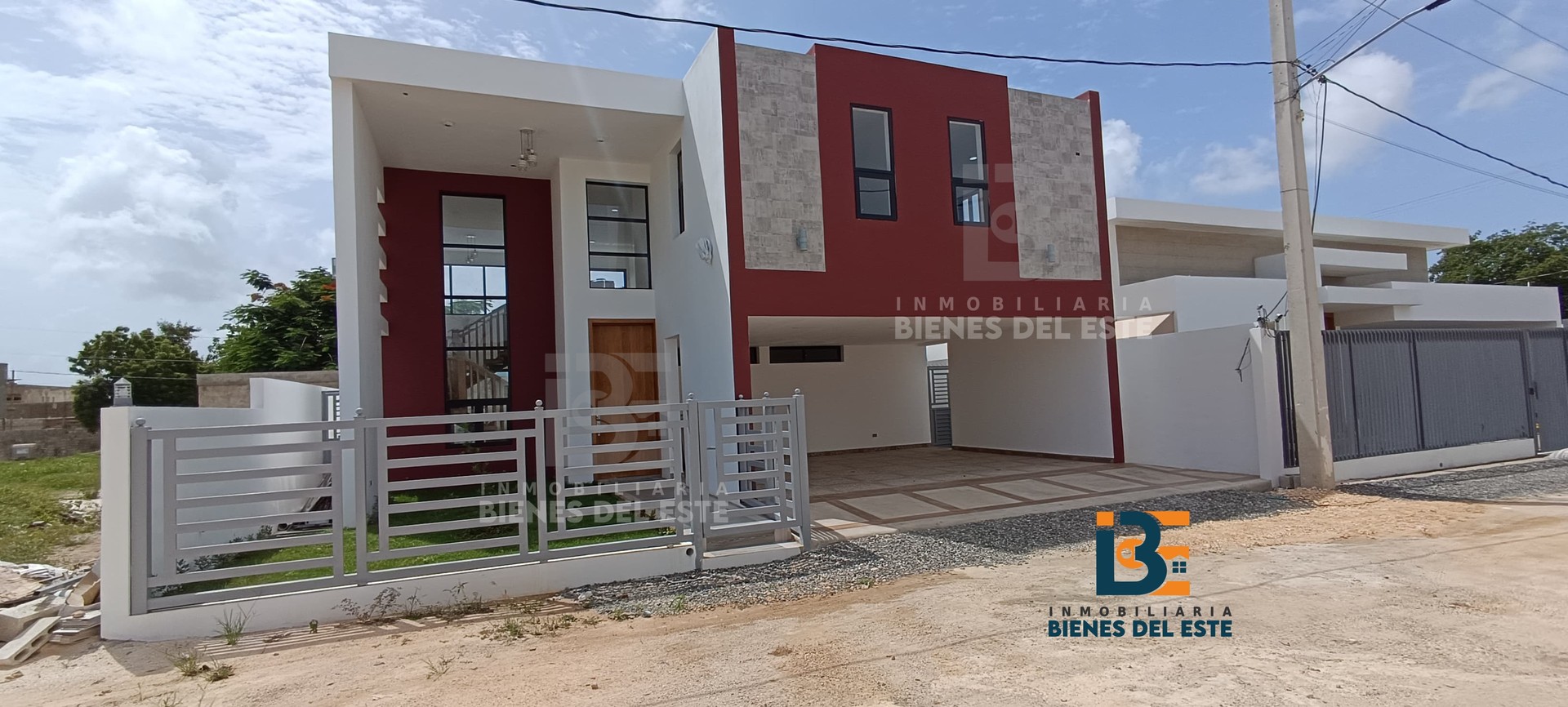 casas - DE VENTA Hermosa, Moderna y Lujosa Casa en el Residencial Centro Español