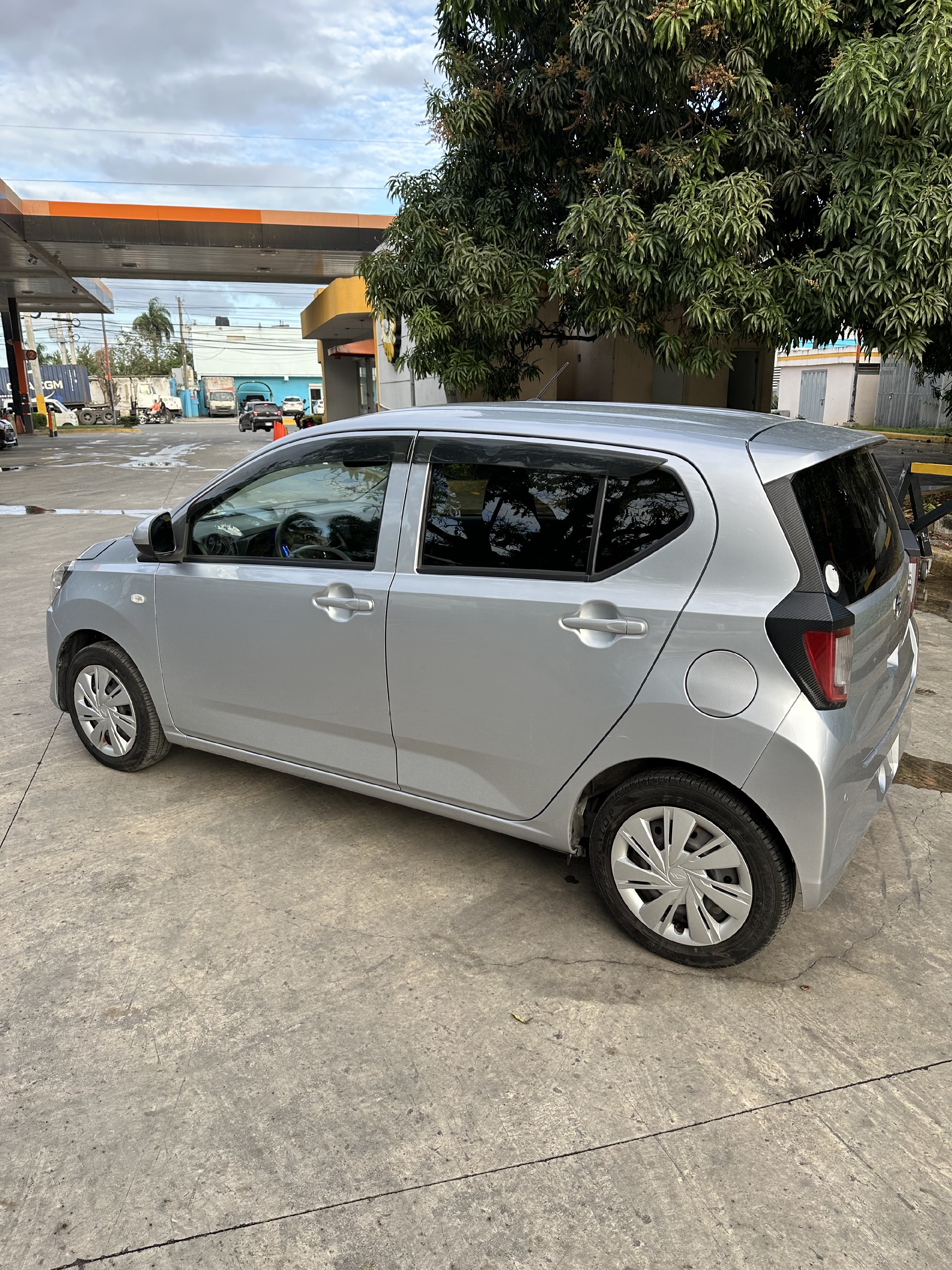 carros - DAIHATSU MIRA GRIS 2020 3