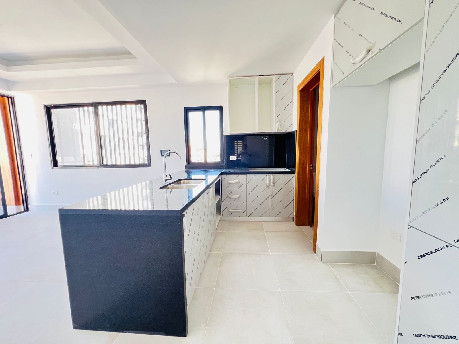 apartamentos - Vendo nuevo eenacimiento dos hab 2.5 baños dos par 5