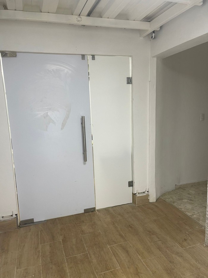 casas - Casa/ Edificio uso Comercial en venta en Evaristo Morales 3