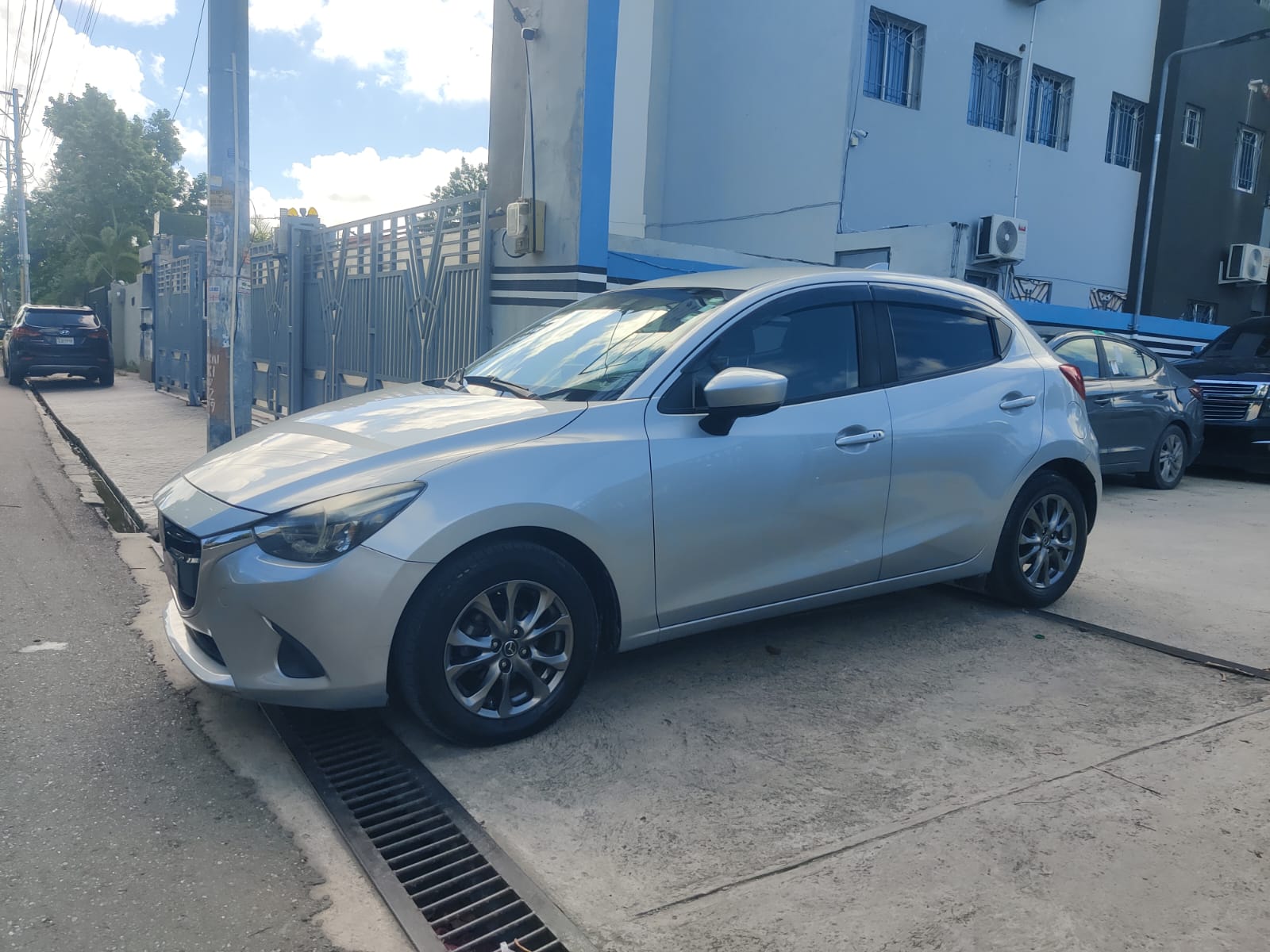 carros - MAZDA DEMIO TOURING 2018 2