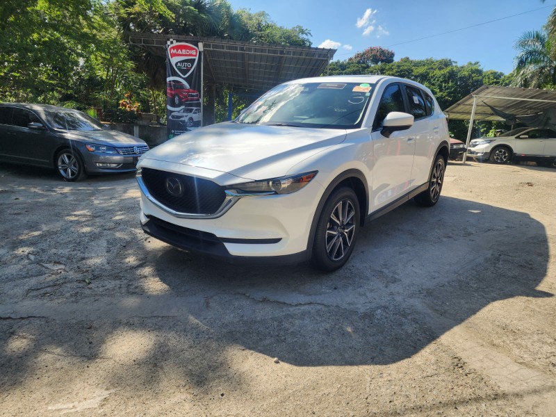 jeepetas y camionetas - Mazda CX5 4x2 Touring 2018 Blanca US$26,000.