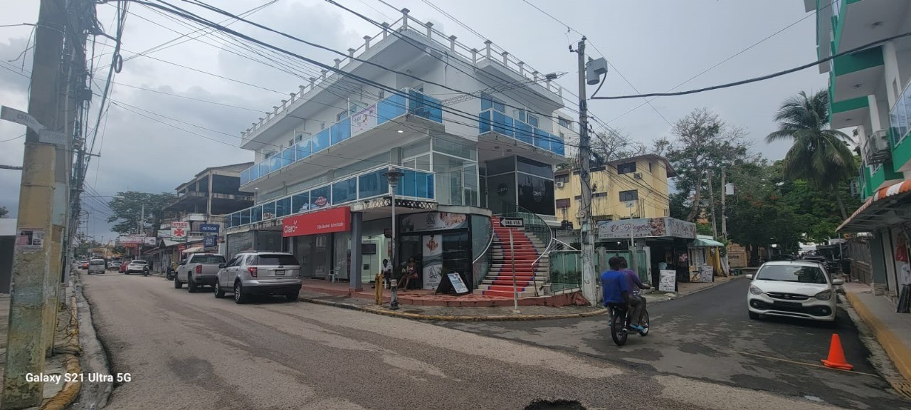 oficinas y locales comerciales - Vendo Plaza Comercial En La Mejor Zona De Boca Chica En 2da Línea De Playa PD257 8