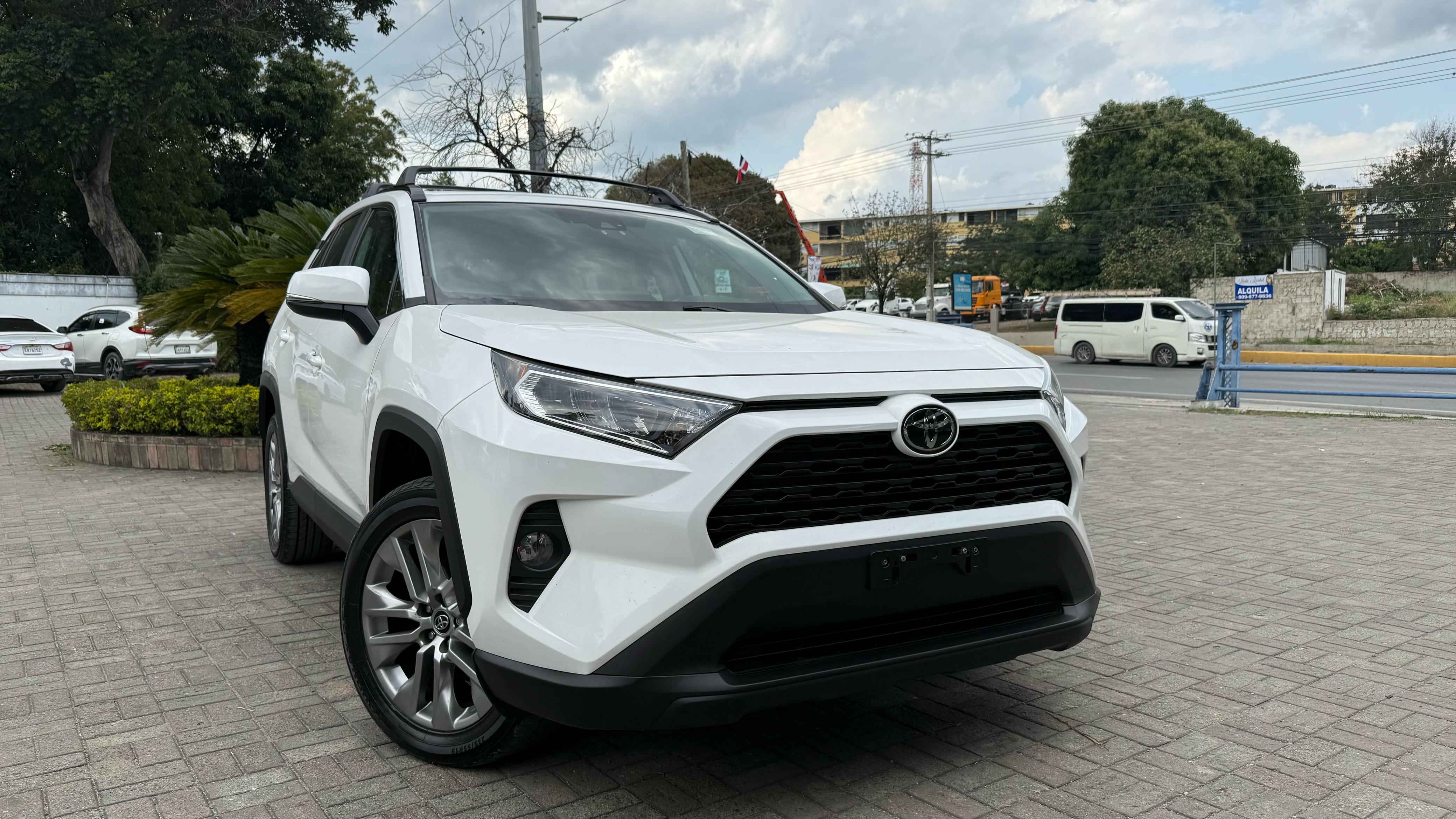 jeepetas y camionetas - Toyota rav4 2019 xle premium 