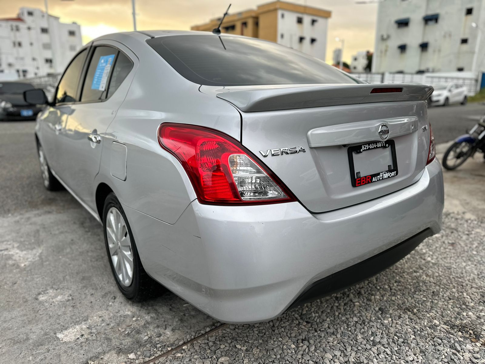 carros - Nissan versa SV 2019 3