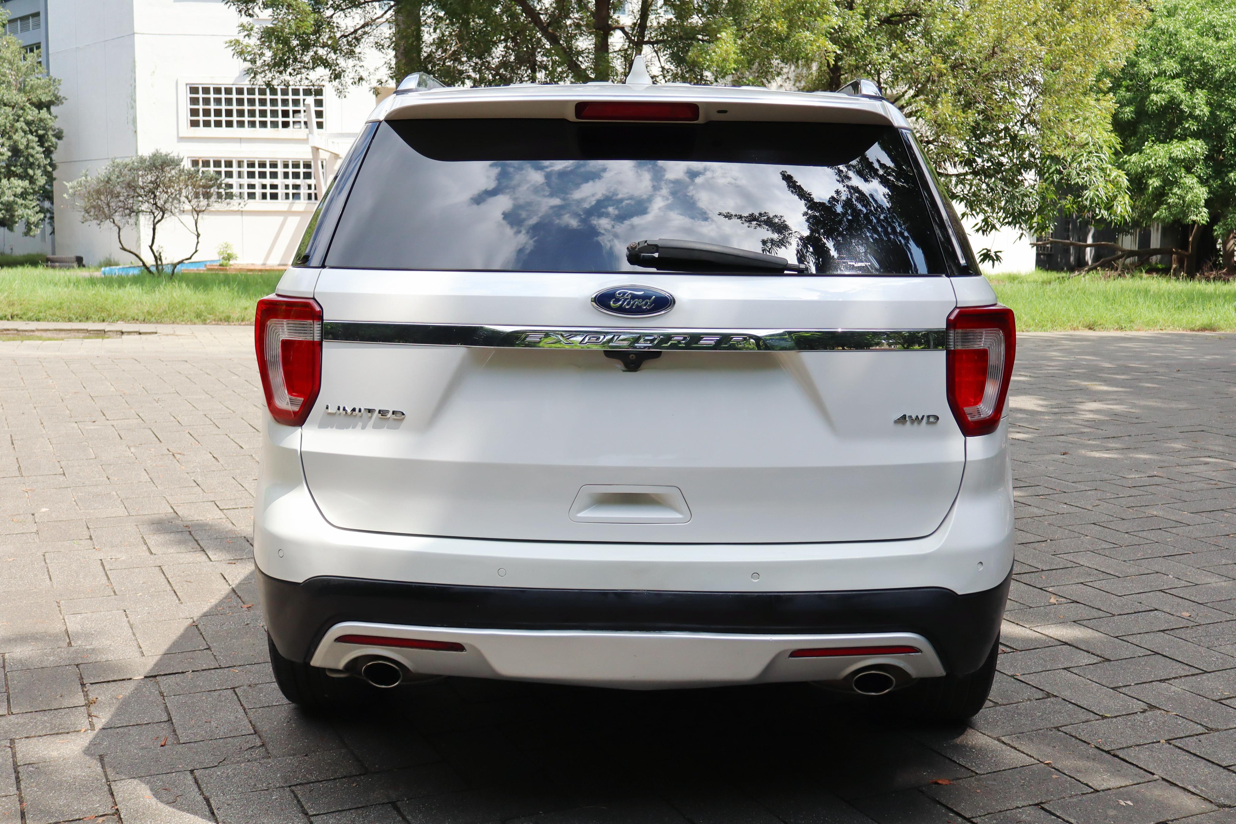 jeepetas y camionetas - Aprovecha y montate en esta confortable ford Explorer limited 2016 4