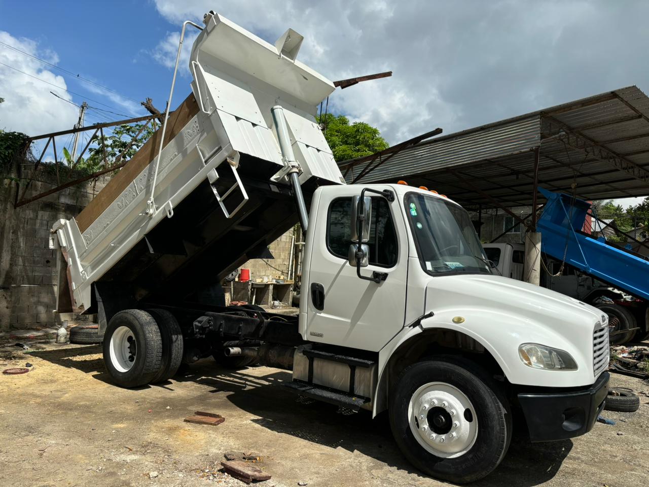 camiones y vehiculos pesados - Volteo 2007 Freightliner M2 