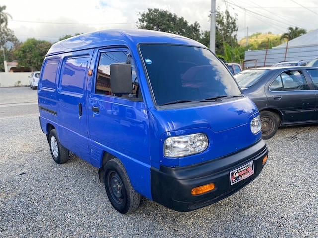 jeepetas y camionetas - Chevrolet cmv 2015