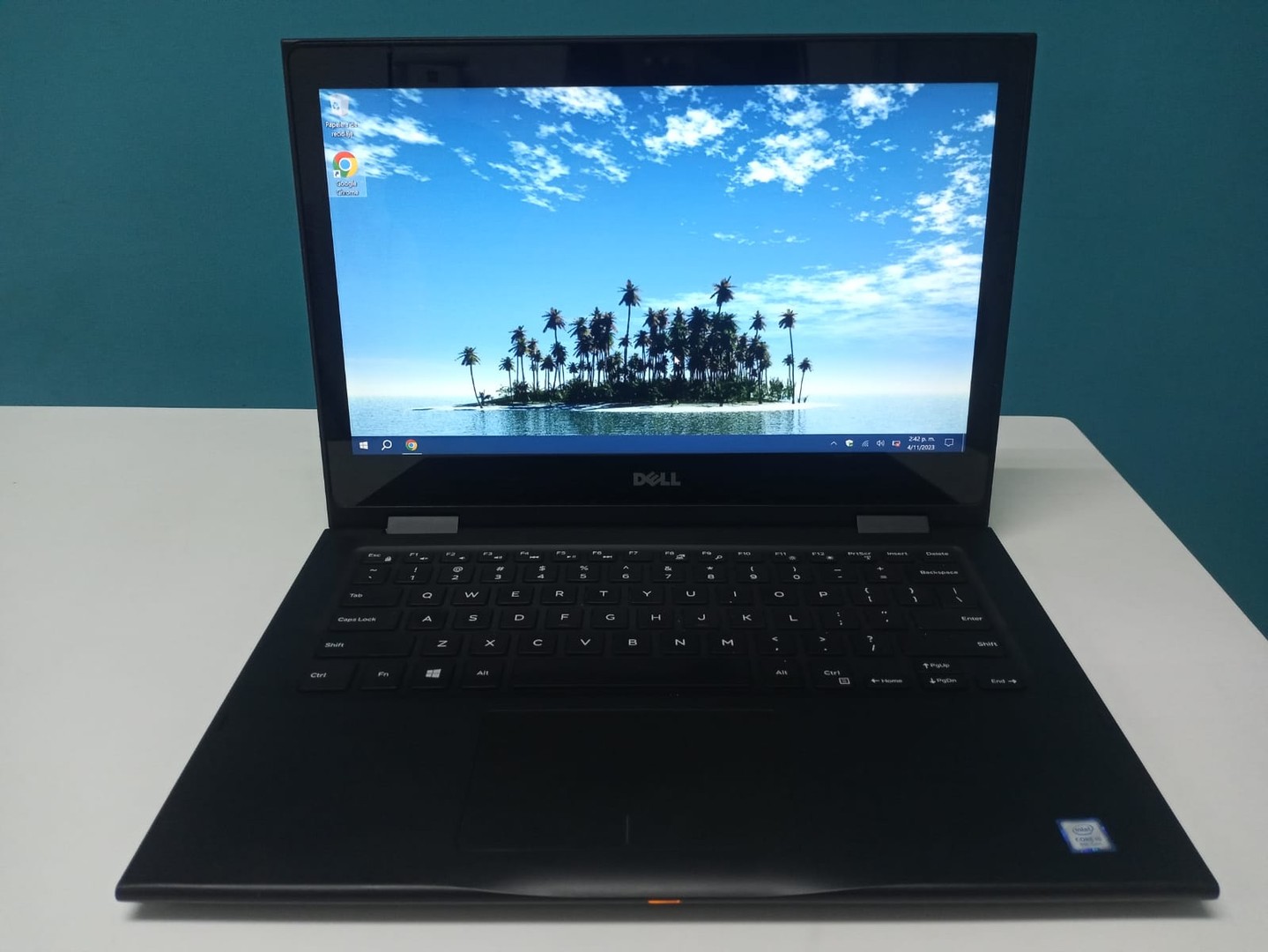 computadoras y laptops - Laptop, Dell Latitude 3390 2-in-1 (touch) / 8th Gen, Intel Core i5 / 8GB DDR4 /  3