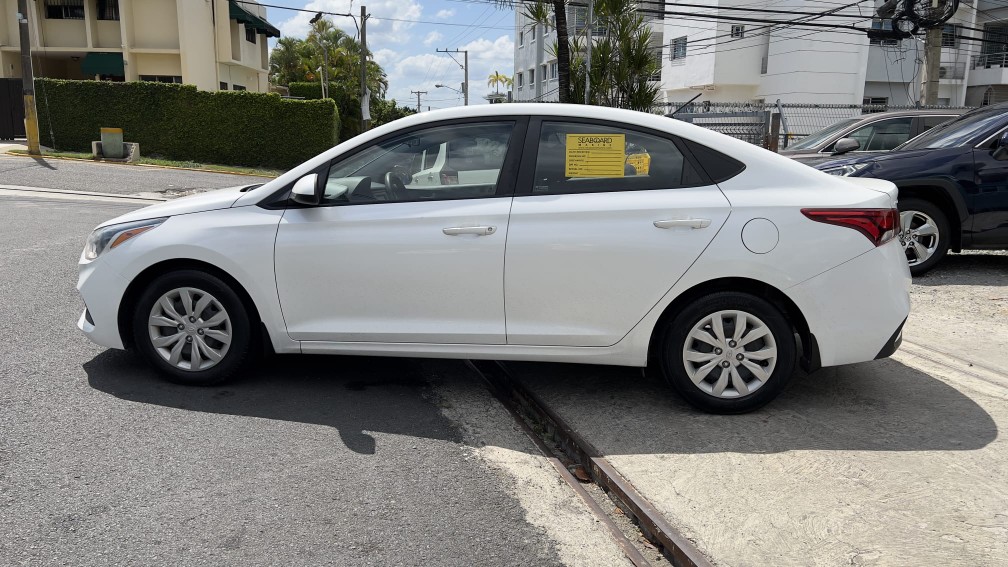 carros - Hiunday accent gls 2018 mecánico  1