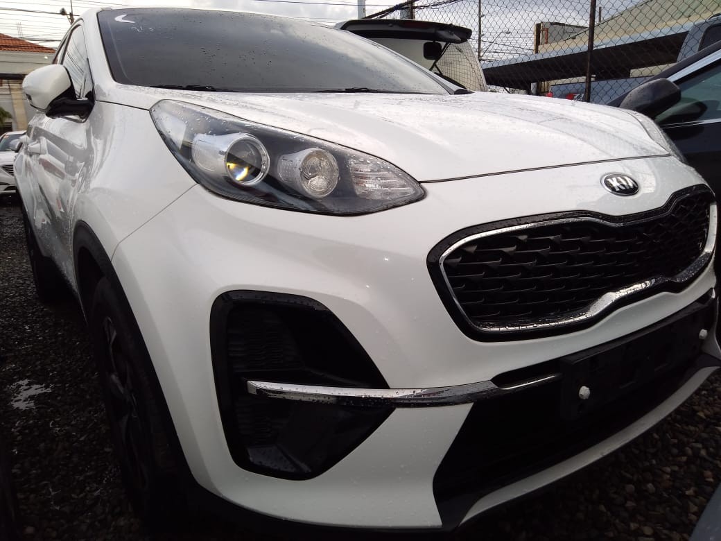 jeepetas y camionetas - KIA SPORTAGE 2019 BLANCOUS$21,000 ( RD$1,100 Mil ) 1