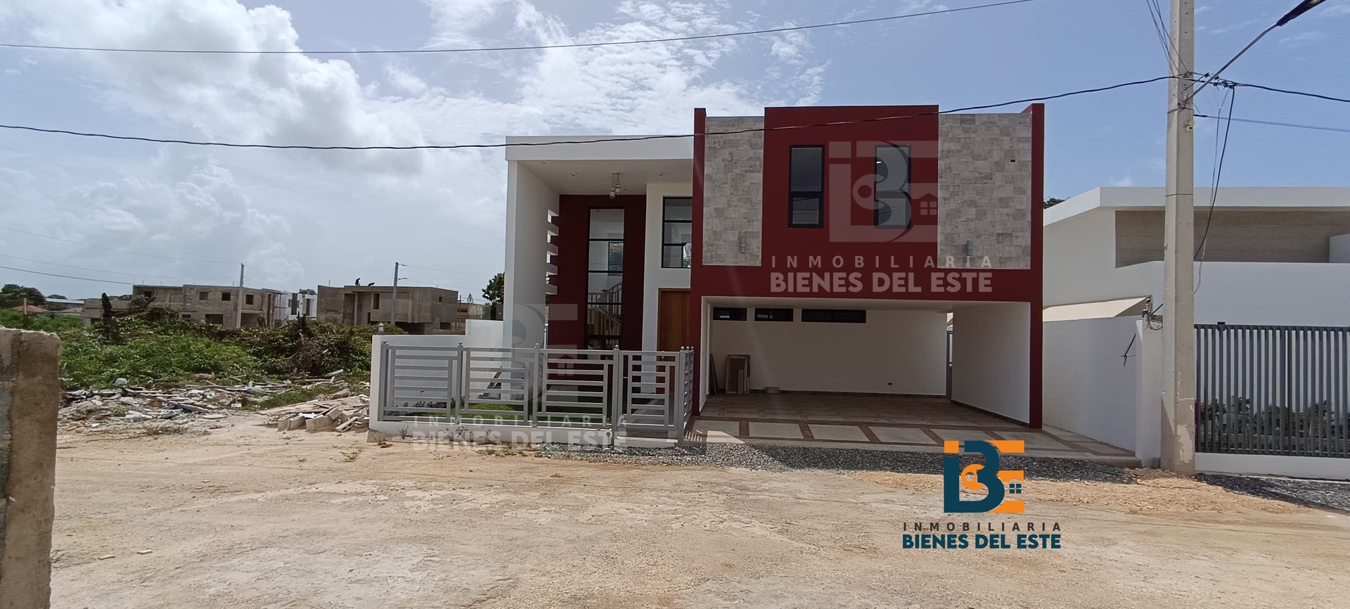 casas - DE VENTA Hermosa, Moderna y Lujosa Casa en el Residencial Centro Español 3