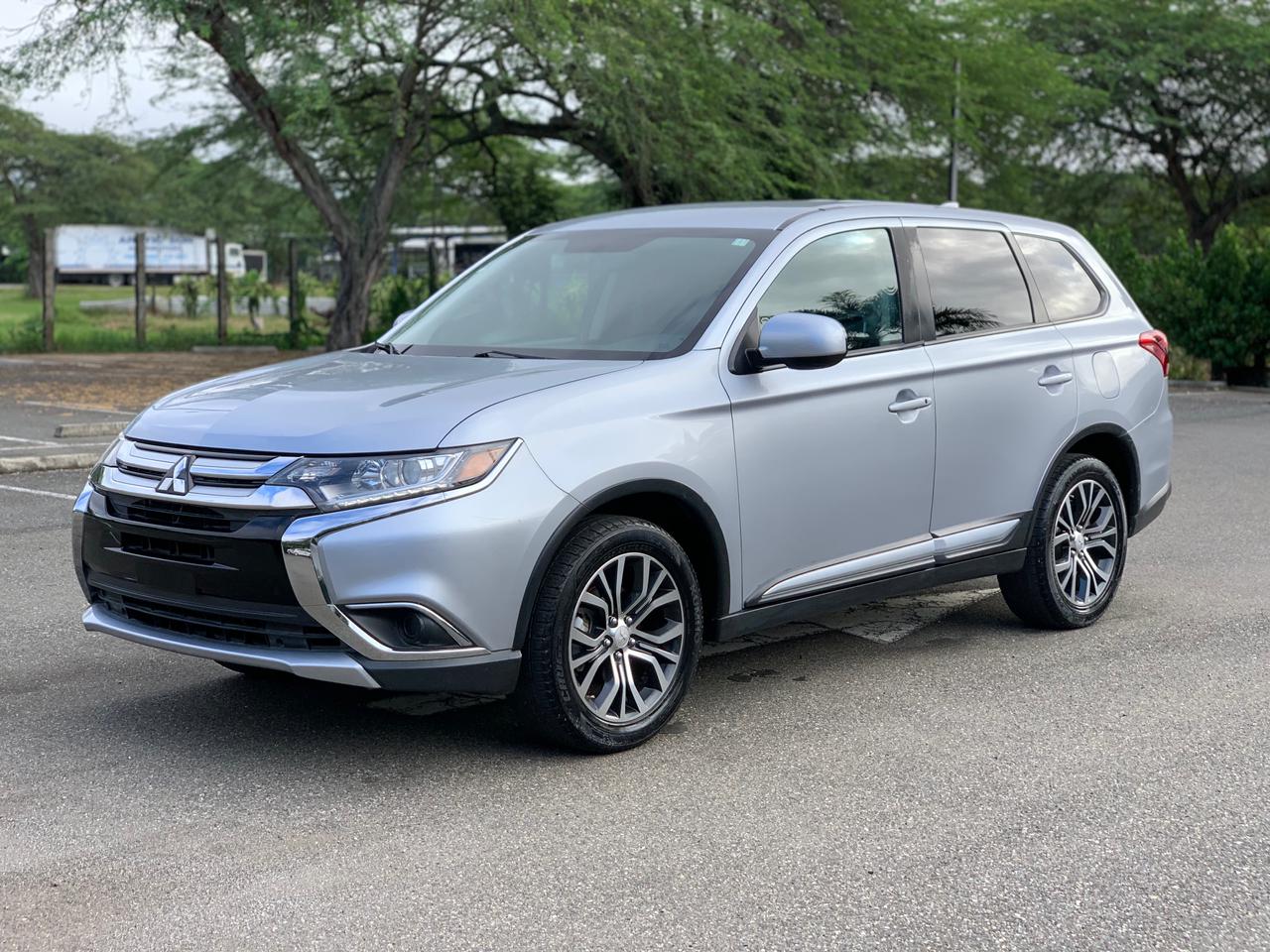 jeepetas y camionetas - mitsubishi outlander 2017