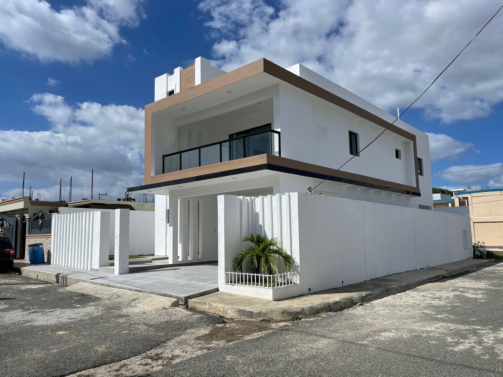 casas - venta de casa en la autopista de san Isidro brisa oriental Santo Domingo este  1