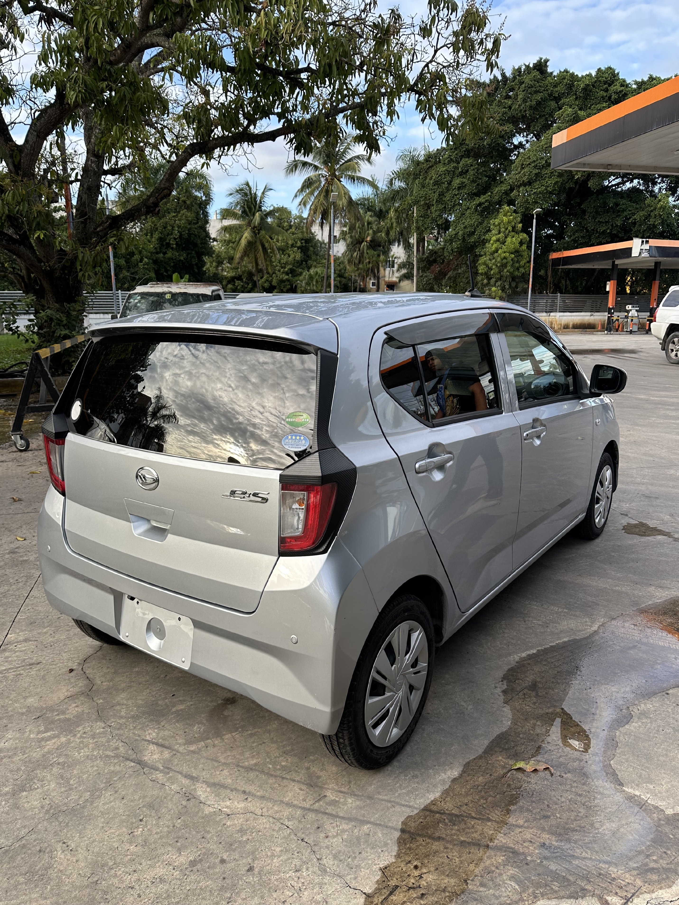 carros - DAIHATSU MIRA GRIS 2020 6