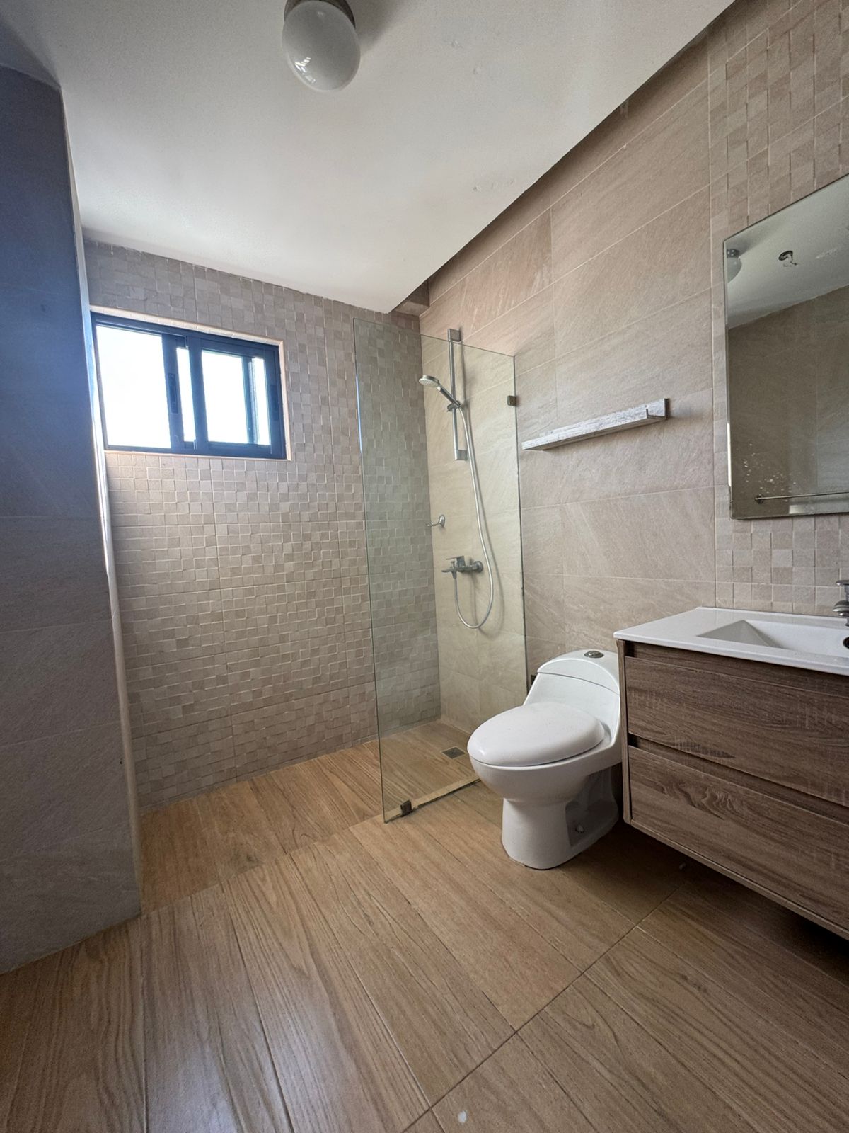 apartamentos - Alquiló serralles piso 7 una hab parqueo balcón  9